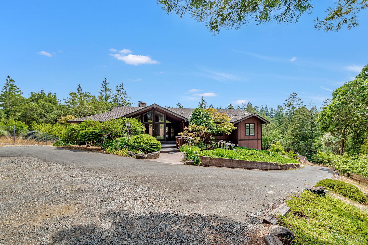 Sebastopol, California, 95472, United States, 3 Bedrooms Bedrooms, ,3 BathroomsBathrooms,Residential,For Sale,1895482