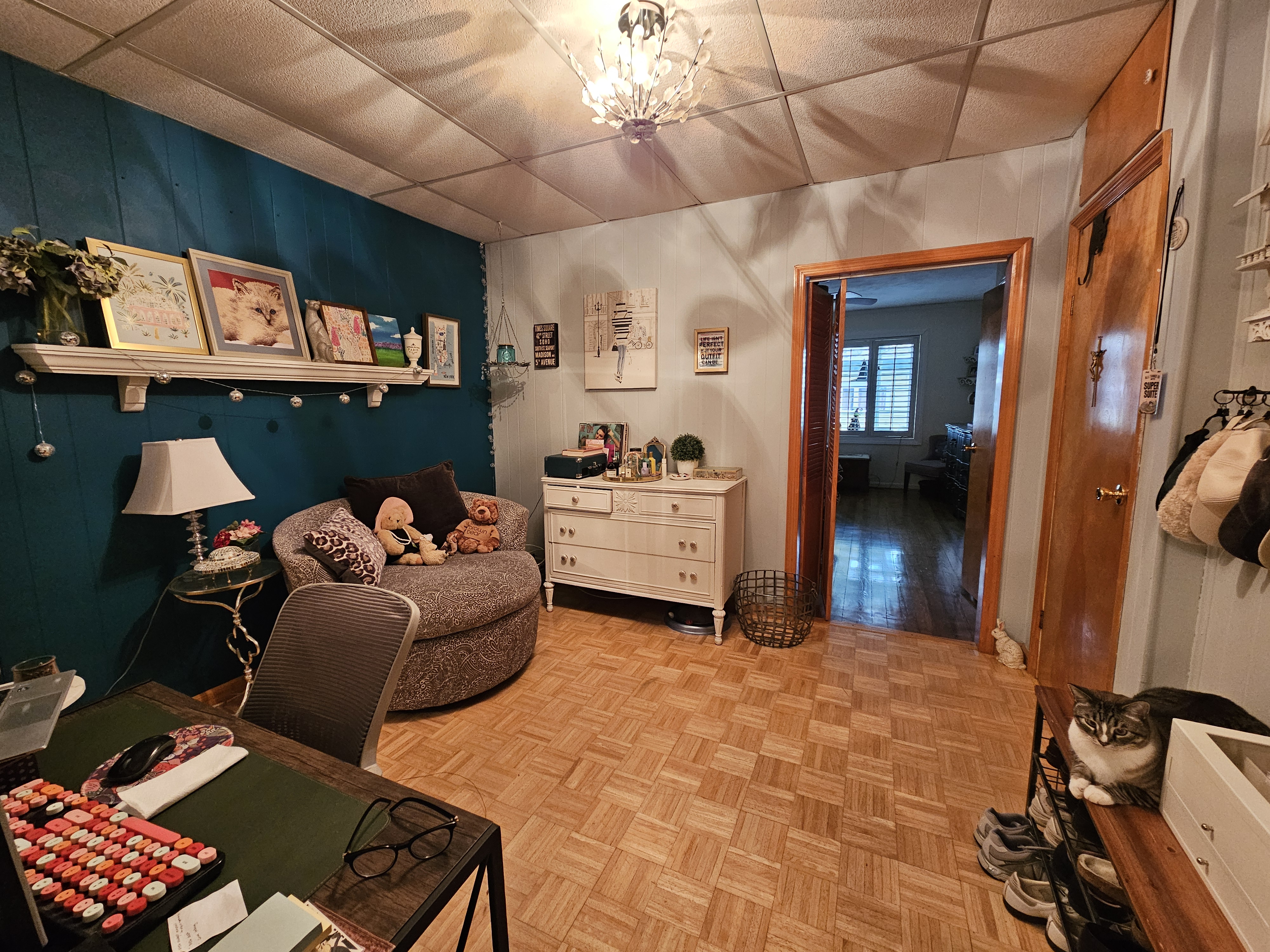 Glendale, New York, 11385, United States, 5 Bedrooms Bedrooms, ,2 BathroomsBathrooms,Residential,For Sale,1987833