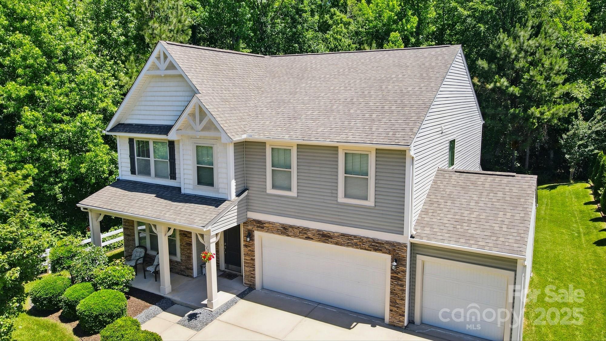 Fort Mill, South Carolina, 29707, United States, 5 Bedrooms Bedrooms, ,4 BathroomsBathrooms,Residential,For Sale,1840064