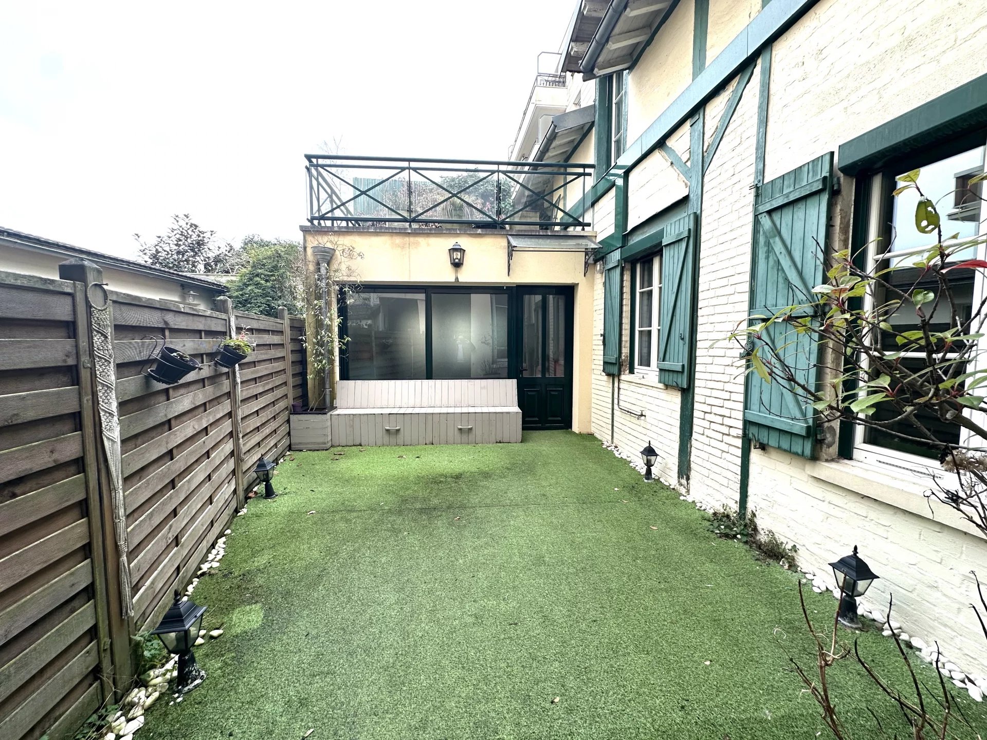 Le Vésinet, Île-de-France, 78110, FR, 2 Bedrooms Bedrooms, ,3 BathroomsBathrooms,Residential,For Sale,1994805