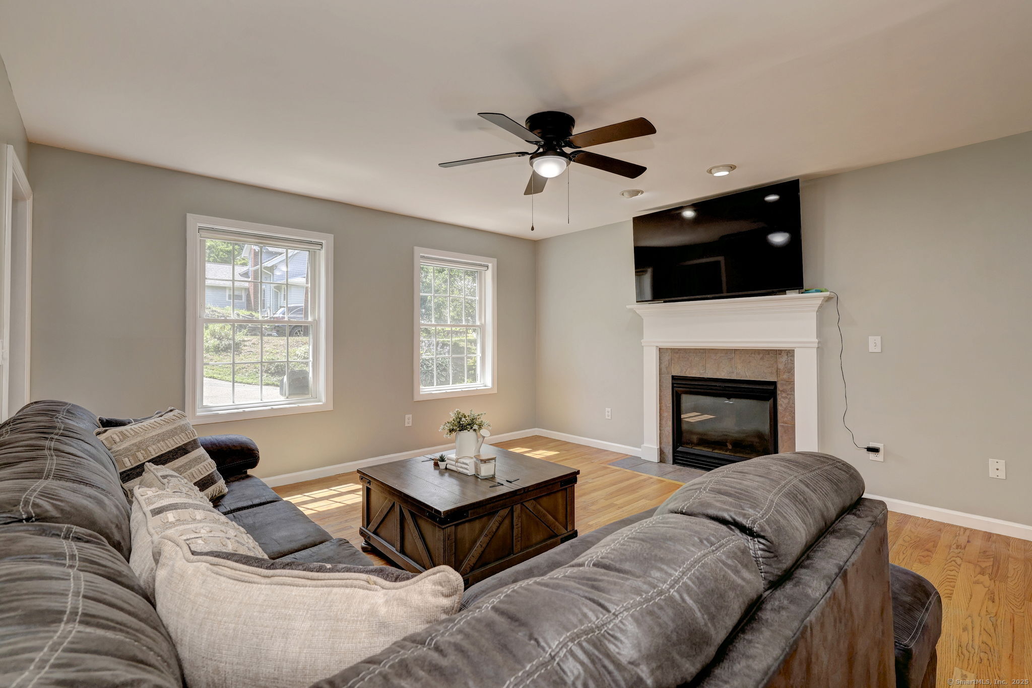 Shelton, Connecticut, 06484, United States, 4 Bedrooms Bedrooms, ,4 BathroomsBathrooms,Residential,For Sale,2001799