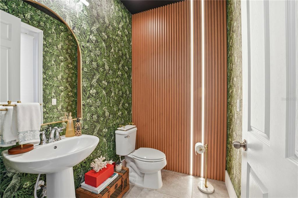 Winter Garden, Florida, 34787, United States, 5 Bedrooms Bedrooms, ,5 BathroomsBathrooms,Residential,For Sale,1987949