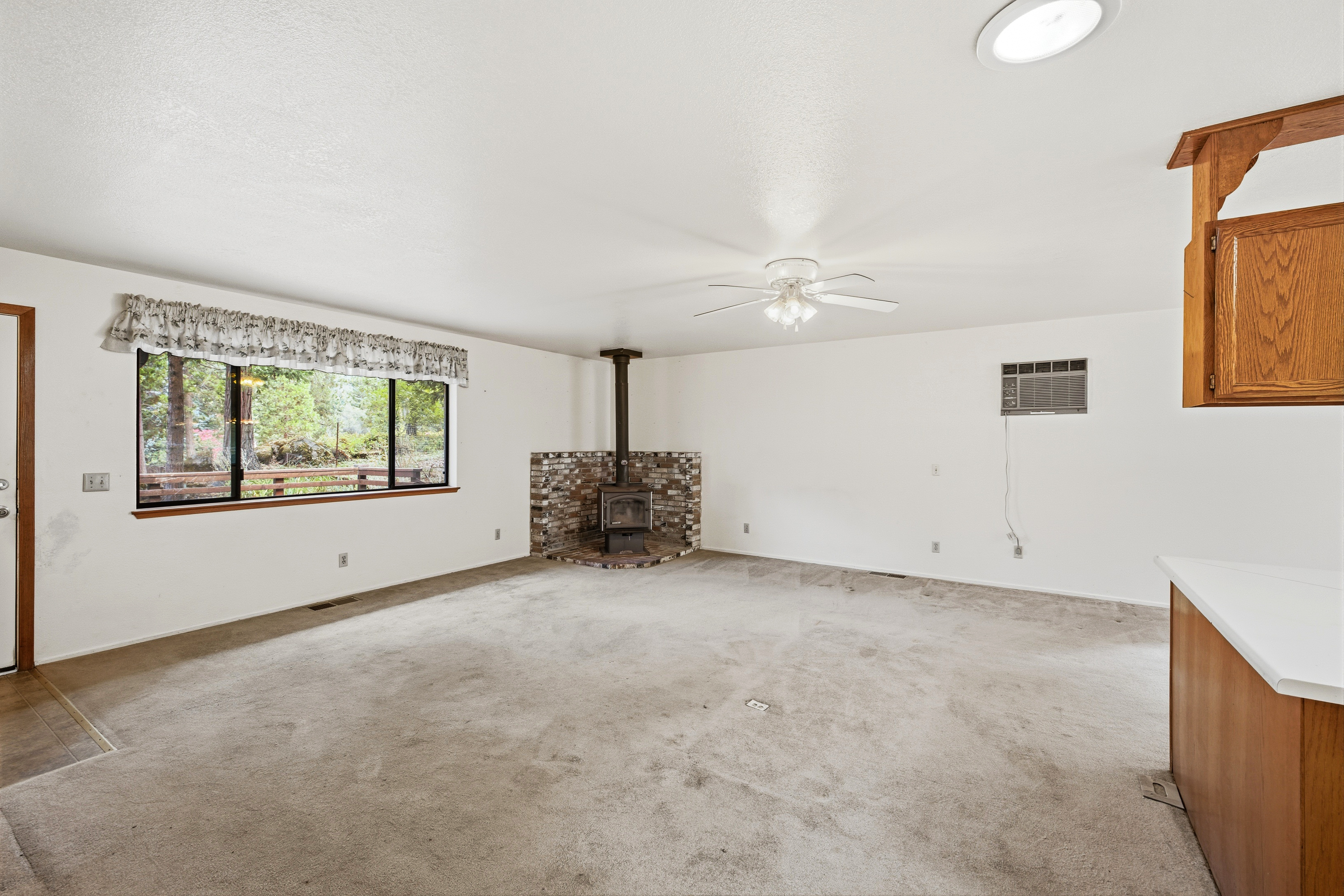  5648 Vacation Boulevard, Somerset, CA 95684 - 物件實景