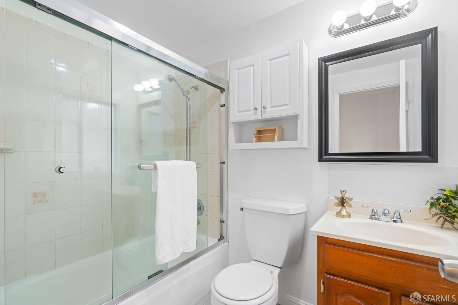 San Francisco, California, 94112, United States, 2 Bedrooms Bedrooms, ,3 BathroomsBathrooms,Residential,For Sale,1933594