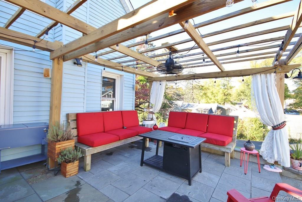 Garnerville, New York, 10923, United States, 3 Bedrooms Bedrooms, ,2 BathroomsBathrooms,Residential,For Sale,1974386