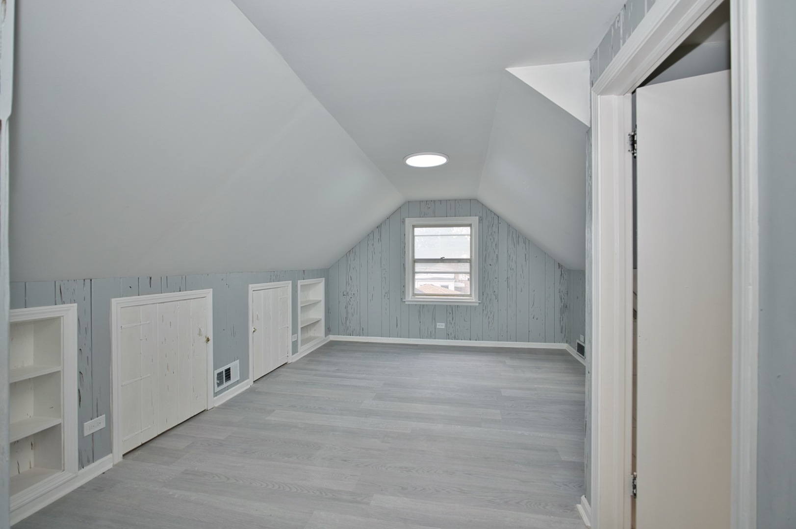 Skokie, Illinois, 60076, United States, 4 Bedrooms Bedrooms, ,3 BathroomsBathrooms,Residential,For Sale,1978573