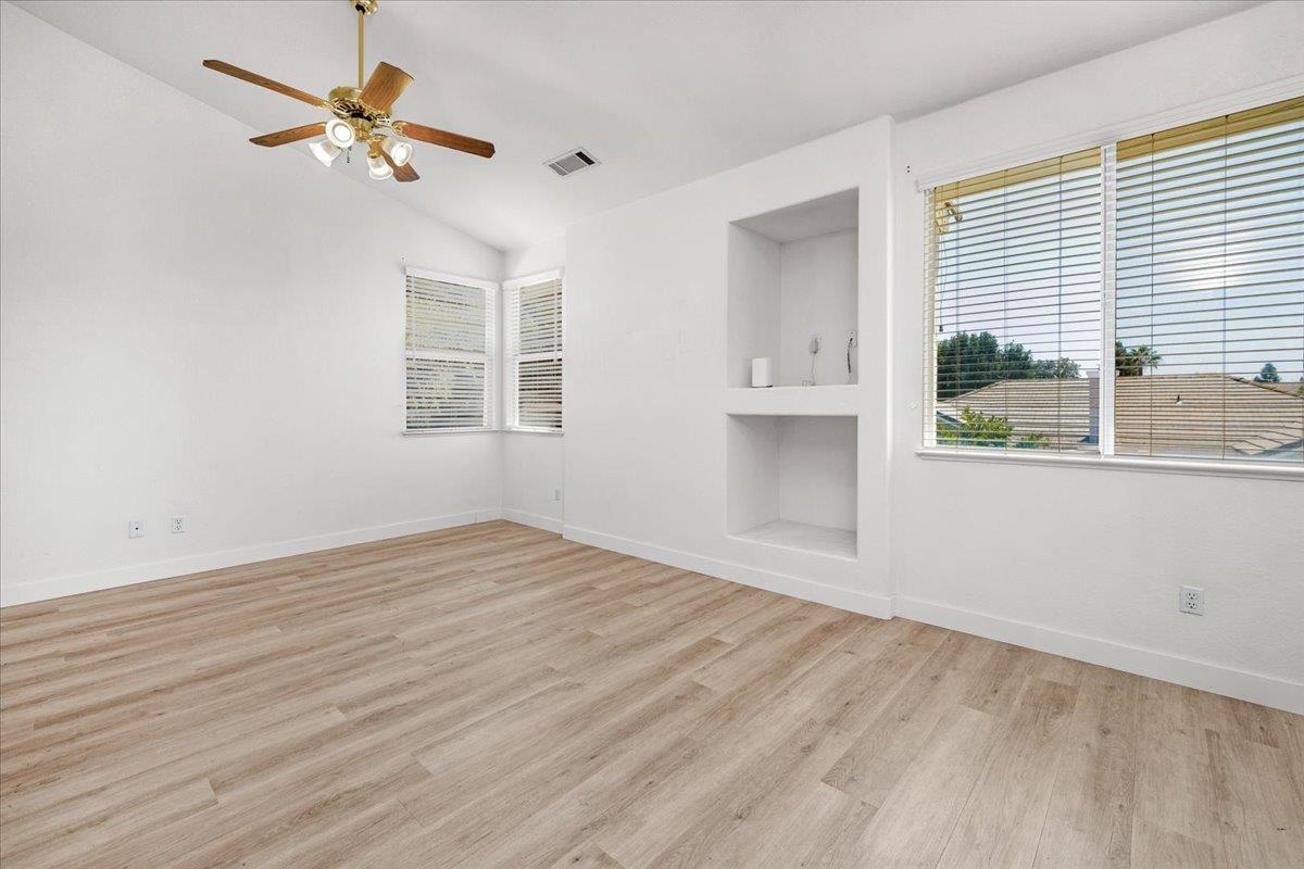 Clovis, California, 93611, United States, 5 Bedrooms Bedrooms, ,3 BathroomsBathrooms,Residential,For Sale,1924098