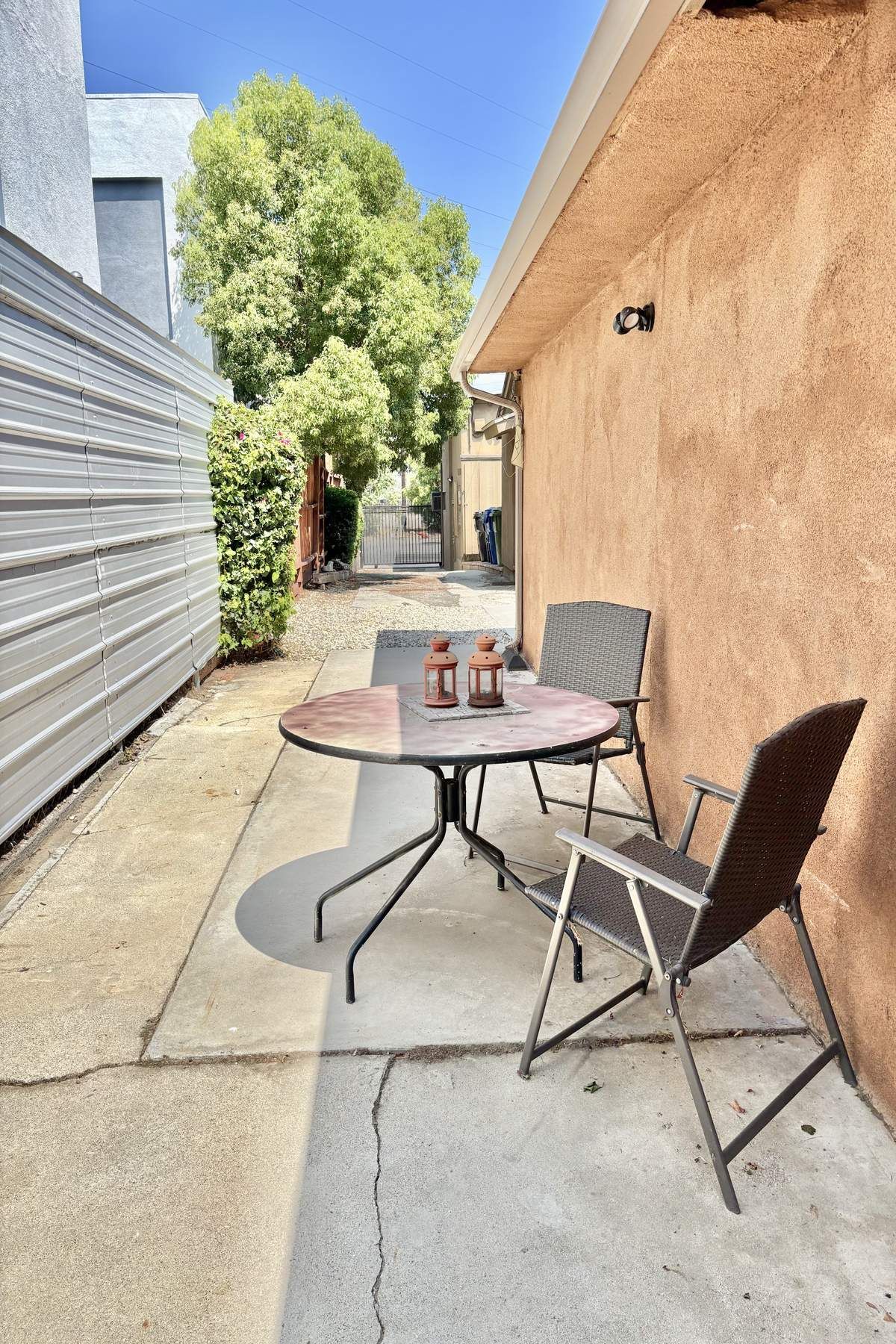  6041 Cleon Avenue - 物件實景