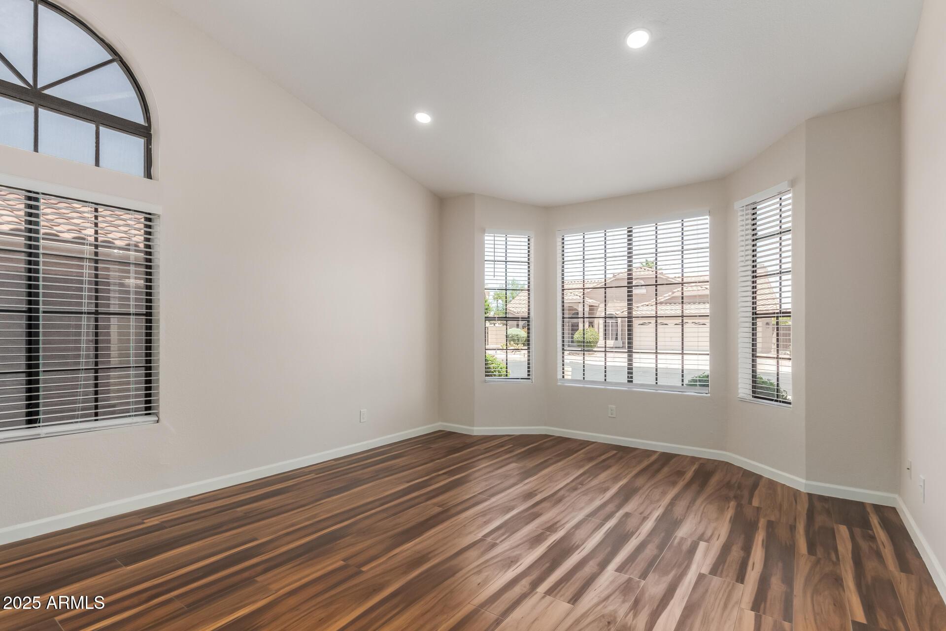 Gilbert, Arizona, 85233, United States, 4 Bedrooms Bedrooms, ,2 BathroomsBathrooms,Residential,For Sale,1983748