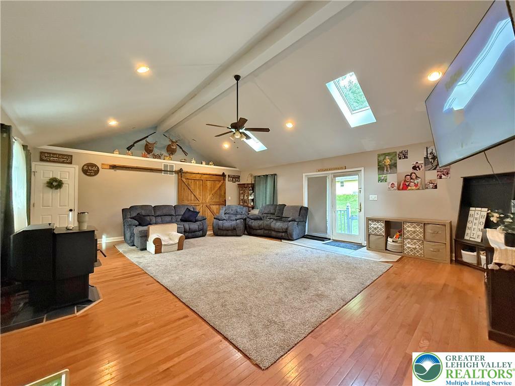 Allentown City, Pennsylvania, 18103, United States, 3 Bedrooms Bedrooms, ,2 BathroomsBathrooms,Residential,For Sale,1897296
