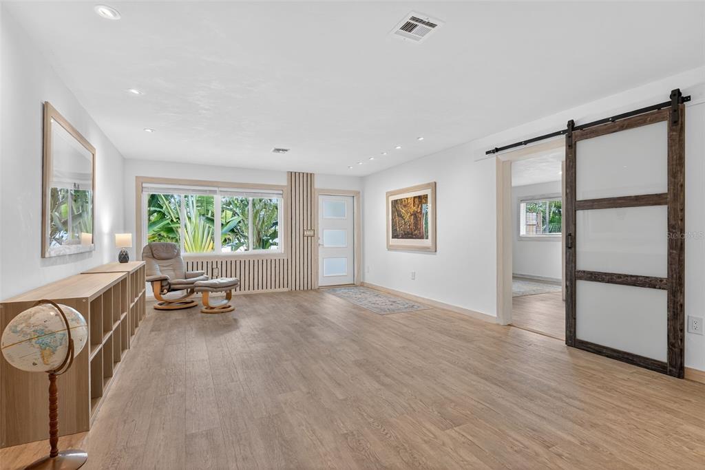 Sarasota, Florida, 34239, United States, 3 Bedrooms Bedrooms, ,2 BathroomsBathrooms,Residential,For Sale,1991192