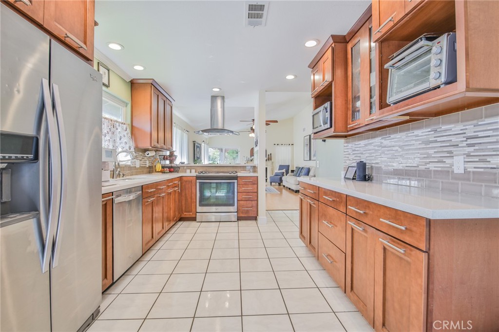 Valencia, California, 91354, United States, 3 Bedrooms Bedrooms, ,3 BathroomsBathrooms,Residential,For Sale,2034142