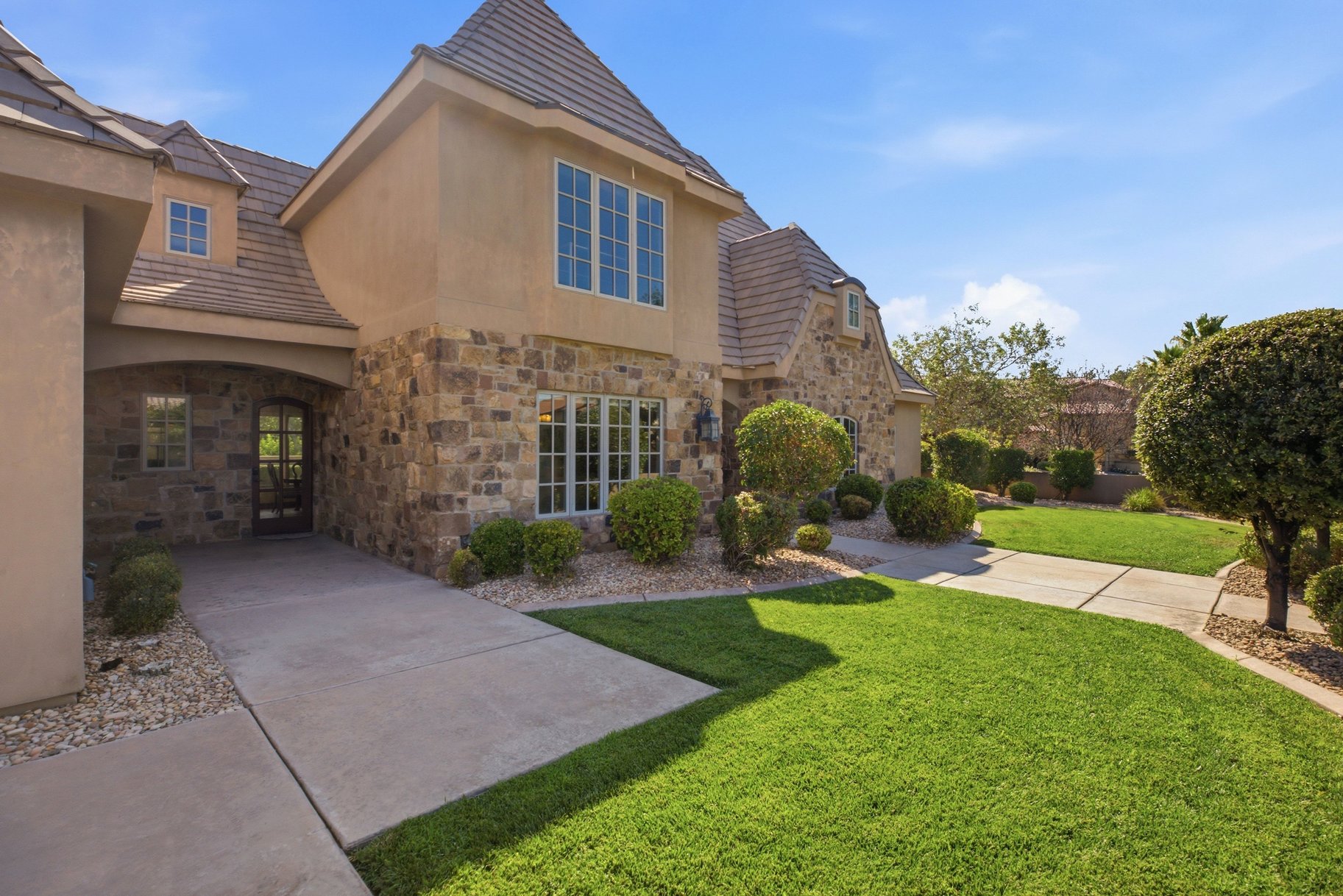  French Country Estate, Tucked Within an Exclusive Luxury Gated Community - 物件實景