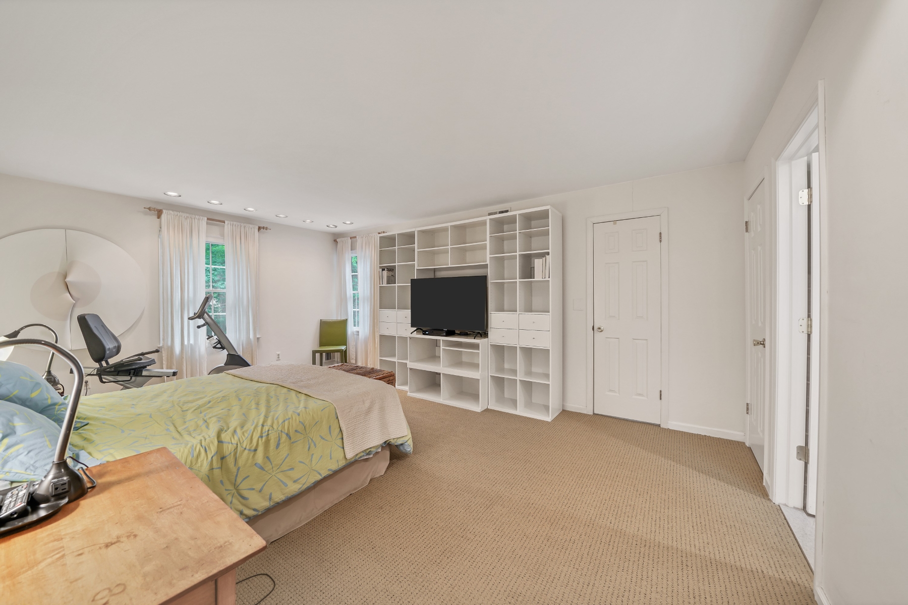  Space and Comfort in a Truly Desirable Setting - 物件實景