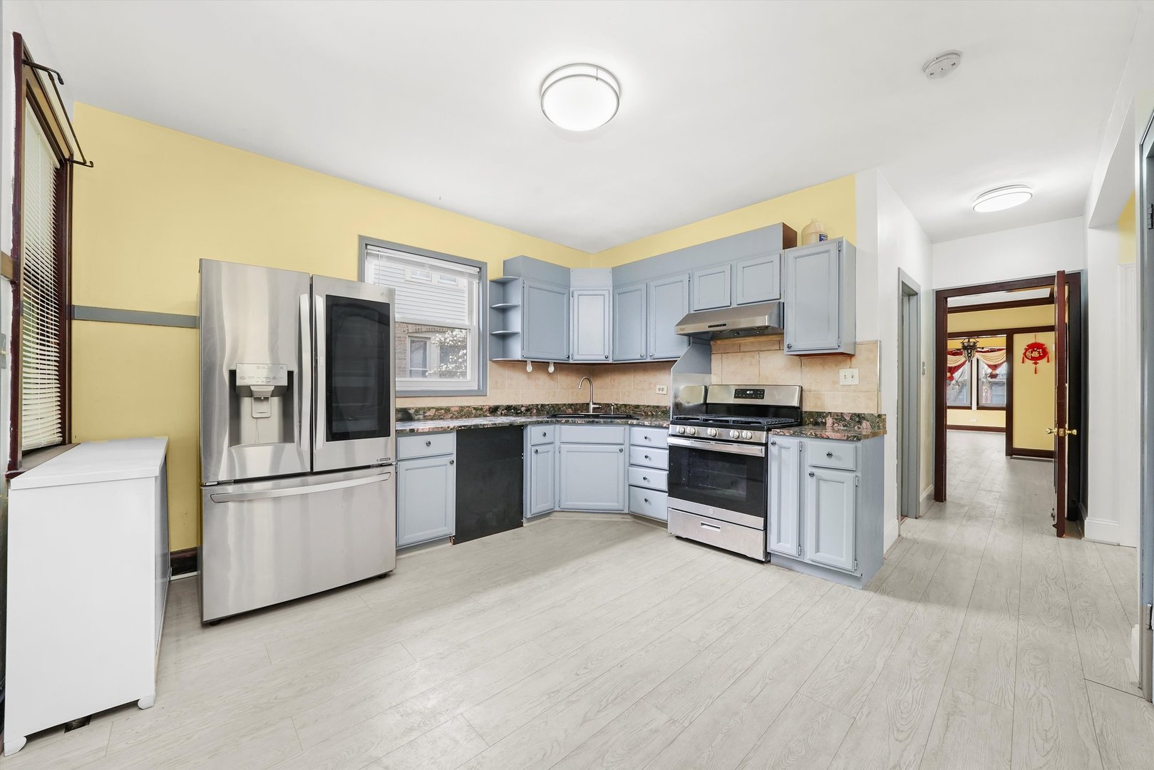 Chicago, Illinois, 60630, United States, 8 Bedrooms Bedrooms, ,3 BathroomsBathrooms,Residential,For Sale,1892523