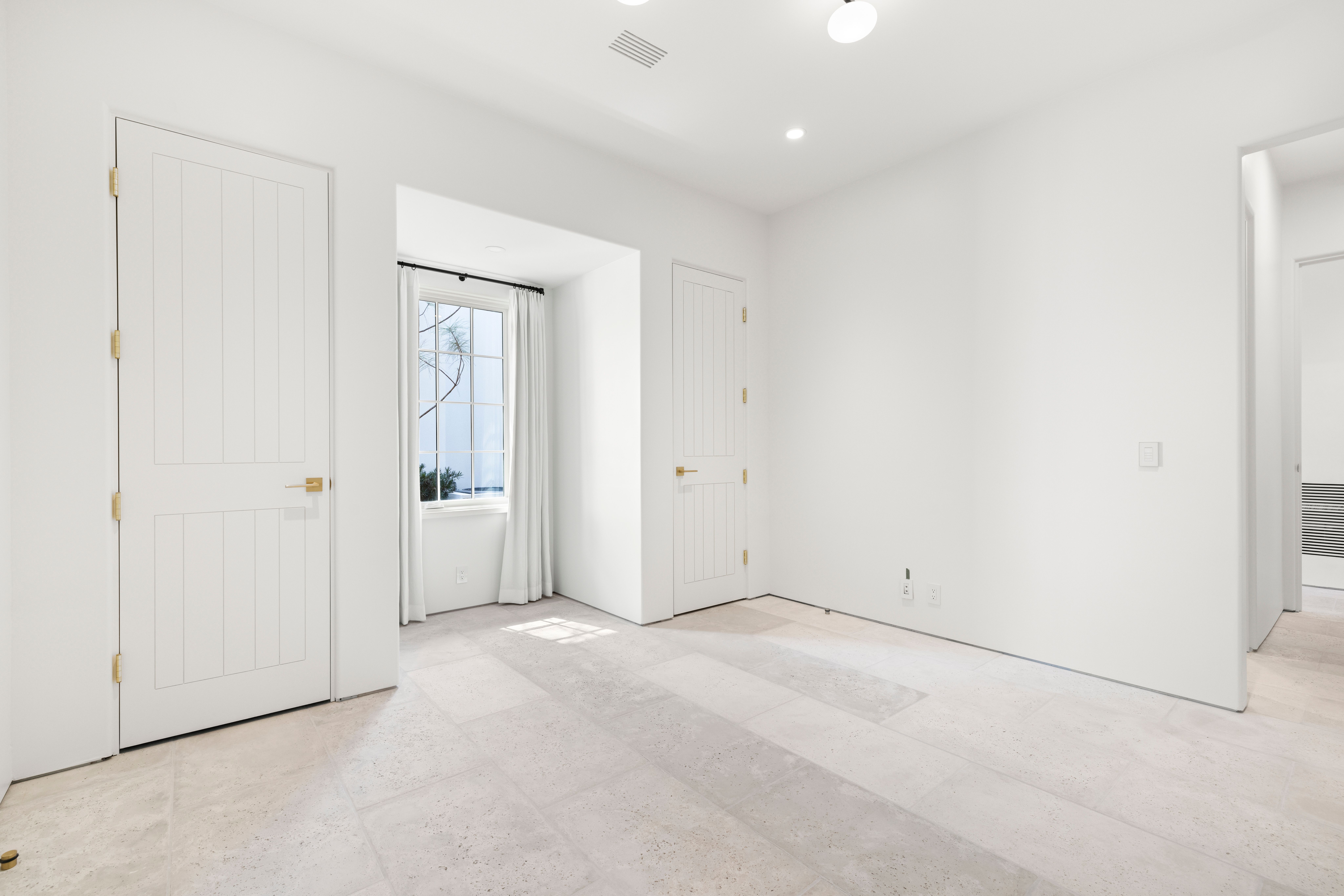  Architectural Gem With Pool And Carriage House - 物件實景