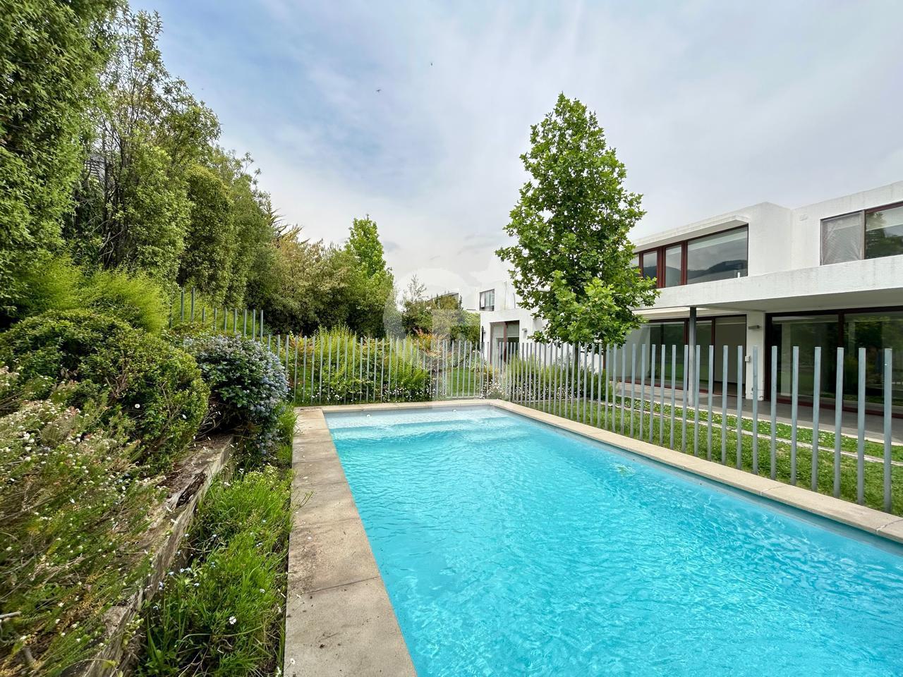 Lo Barnechea, Chile, 6 Bedrooms Bedrooms, ,5 BathroomsBathrooms,Residential,For Sale,1971656