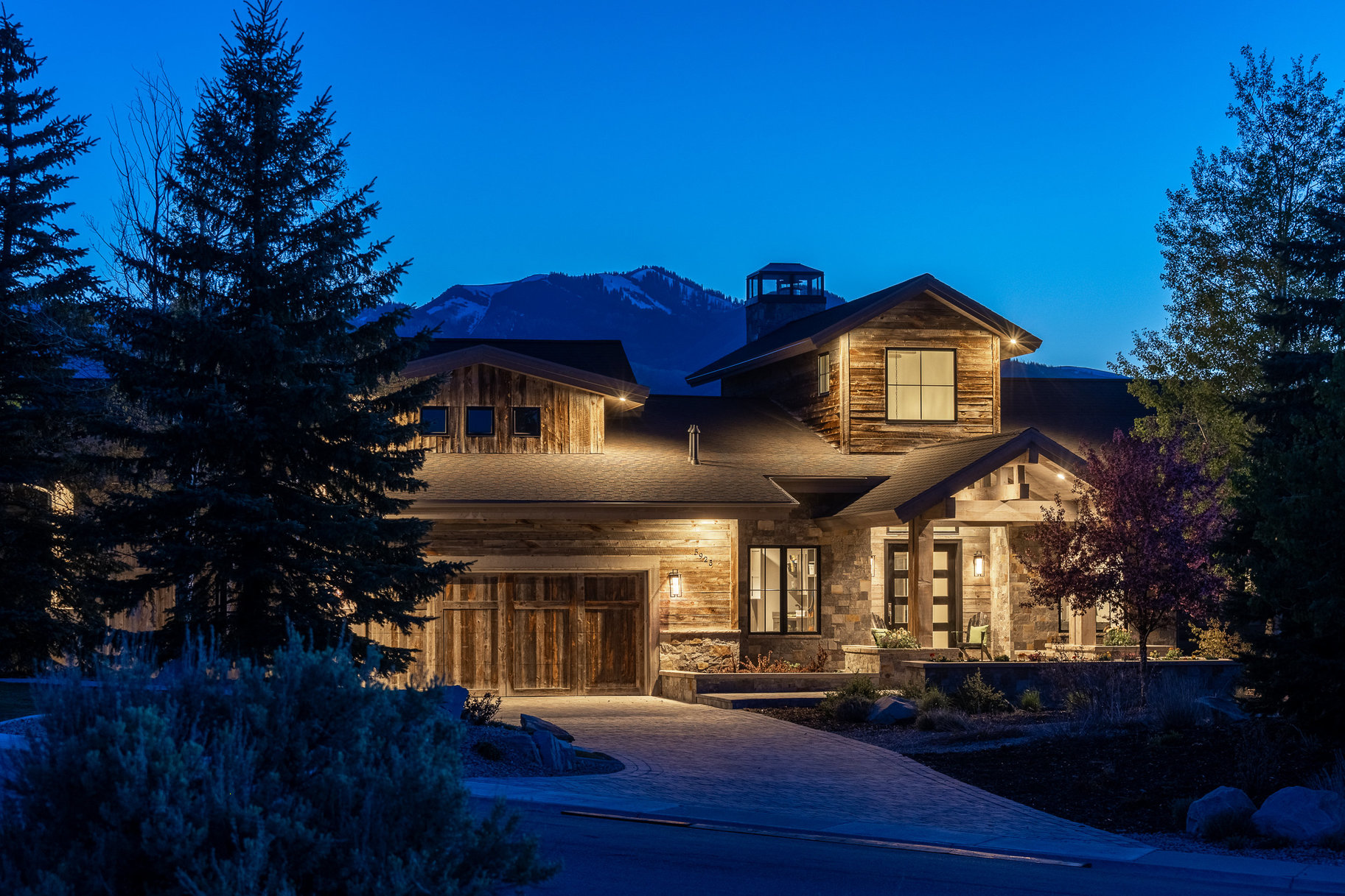  Framed by Panoramic Mountain Views with Access to Round Valley