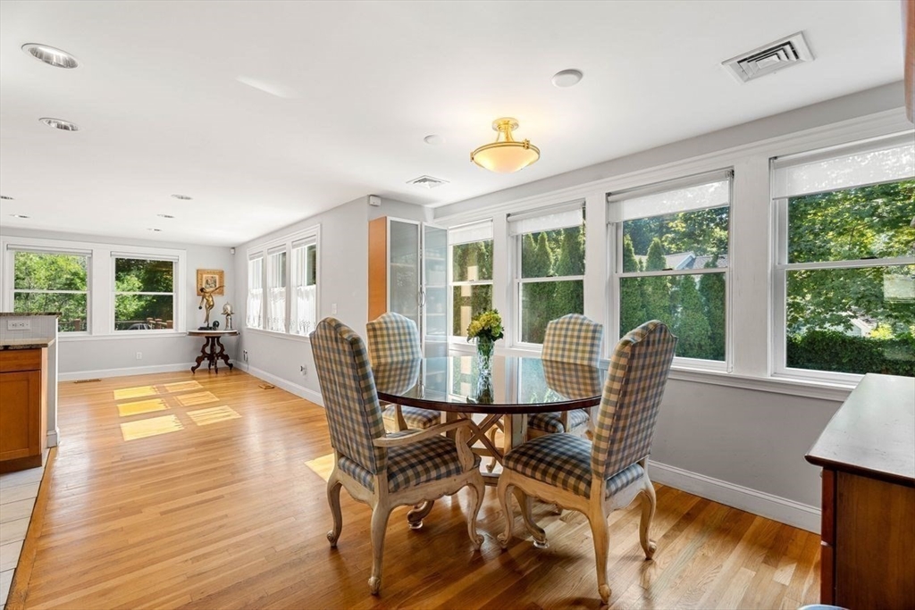Marblehead, Massachusetts, 01945, United States, 4 Bedrooms Bedrooms, ,3 BathroomsBathrooms,Residential,For Sale,1903628