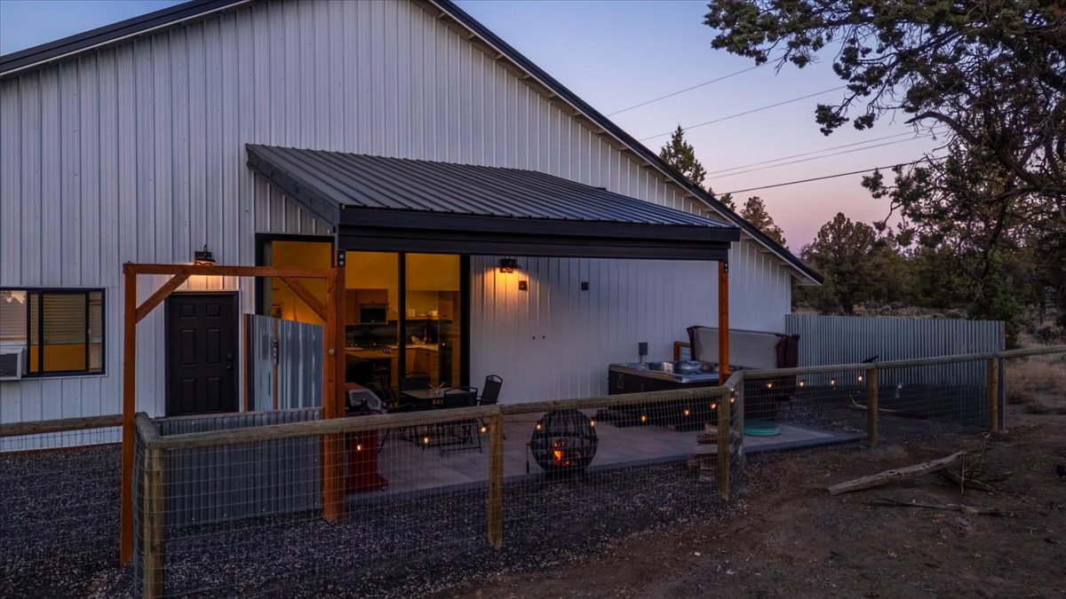 Redmond, Oregon, 97756, United States, 4 Bedrooms Bedrooms, ,3 BathroomsBathrooms,Residential,For Sale,1901092