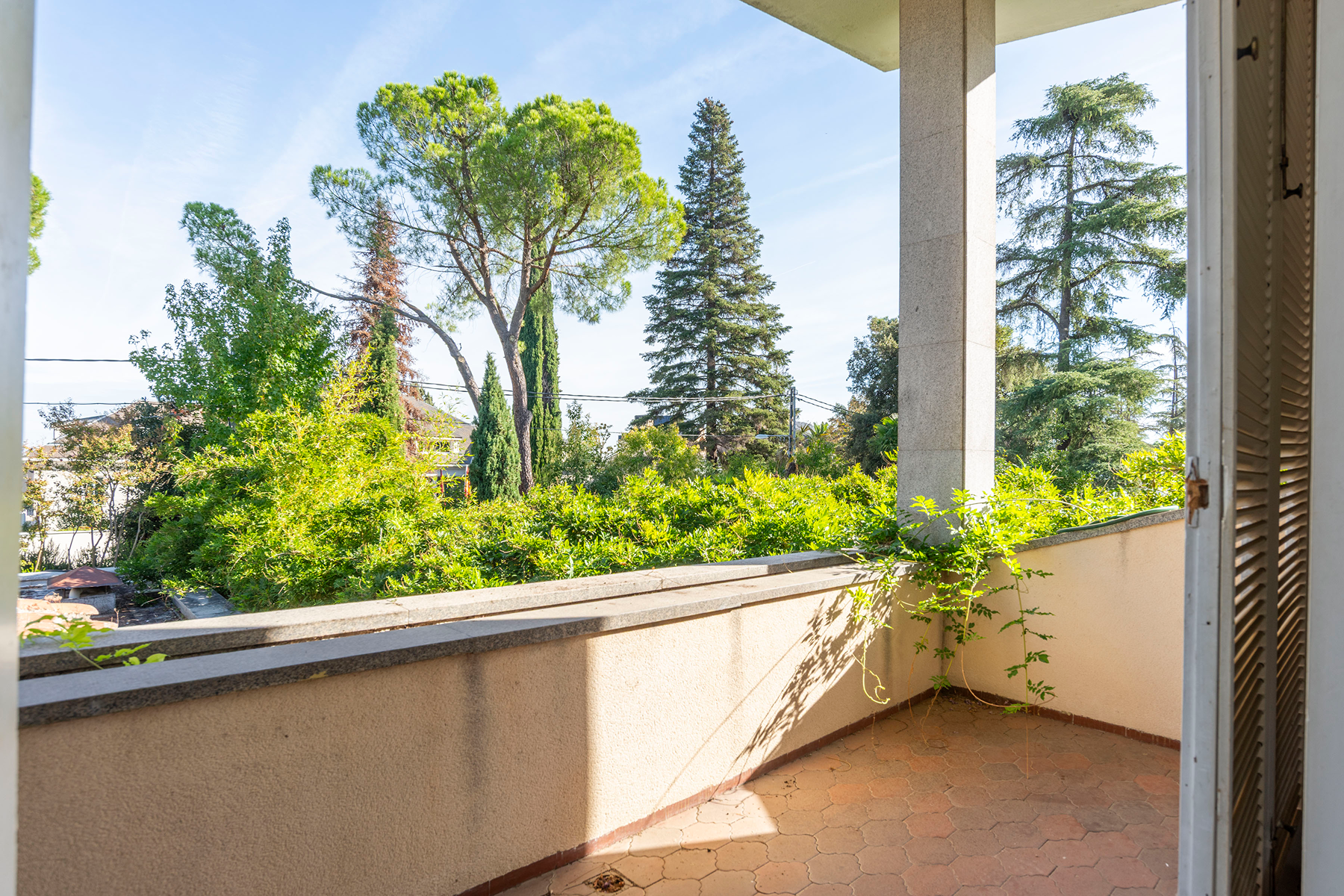  A residence with extraordinary transformation potential in La Florida - 物件實景