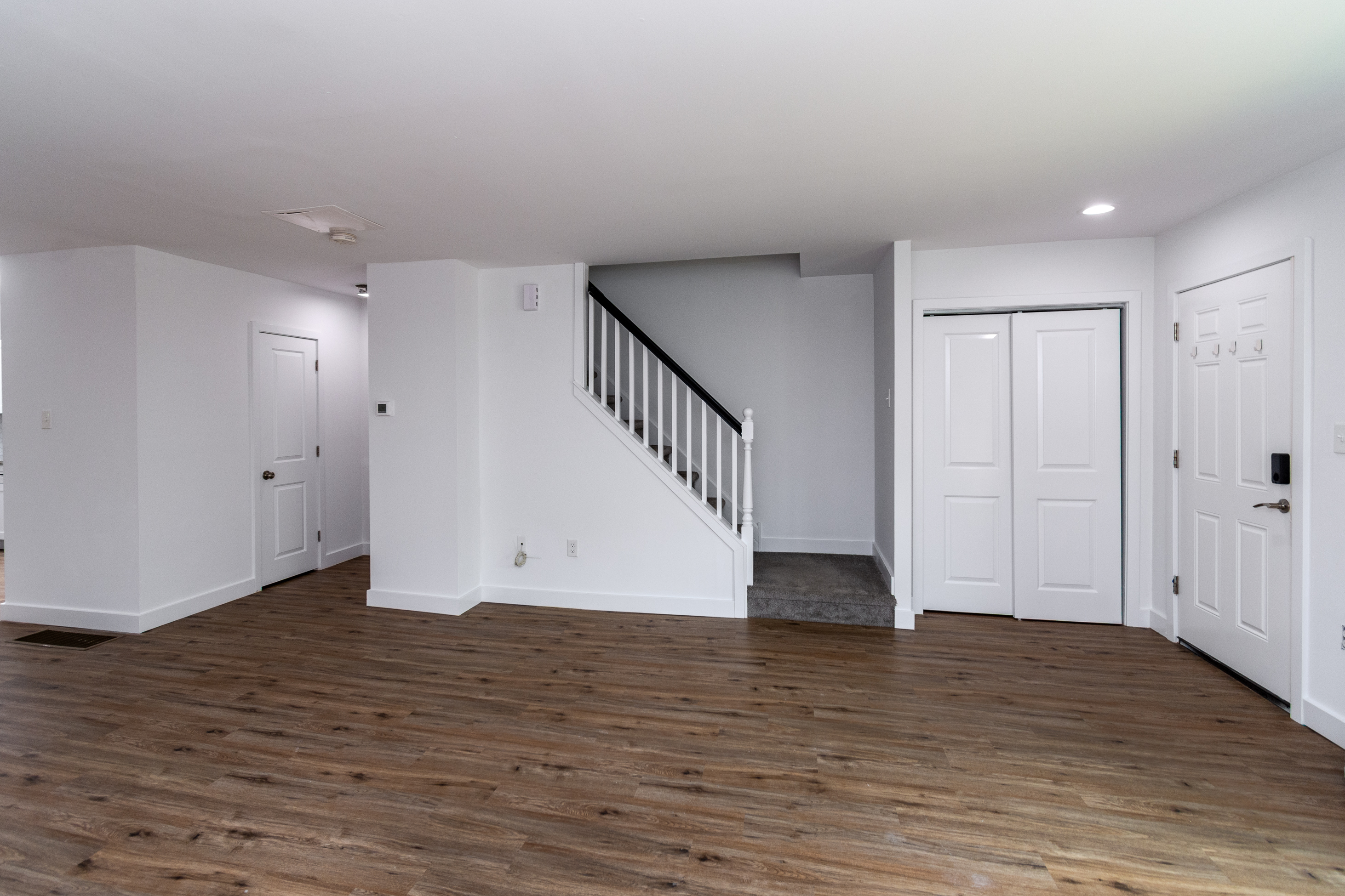  Stylish Three-Bedroom Townhome Near Shops, Dining and SEPTA - 物件實景