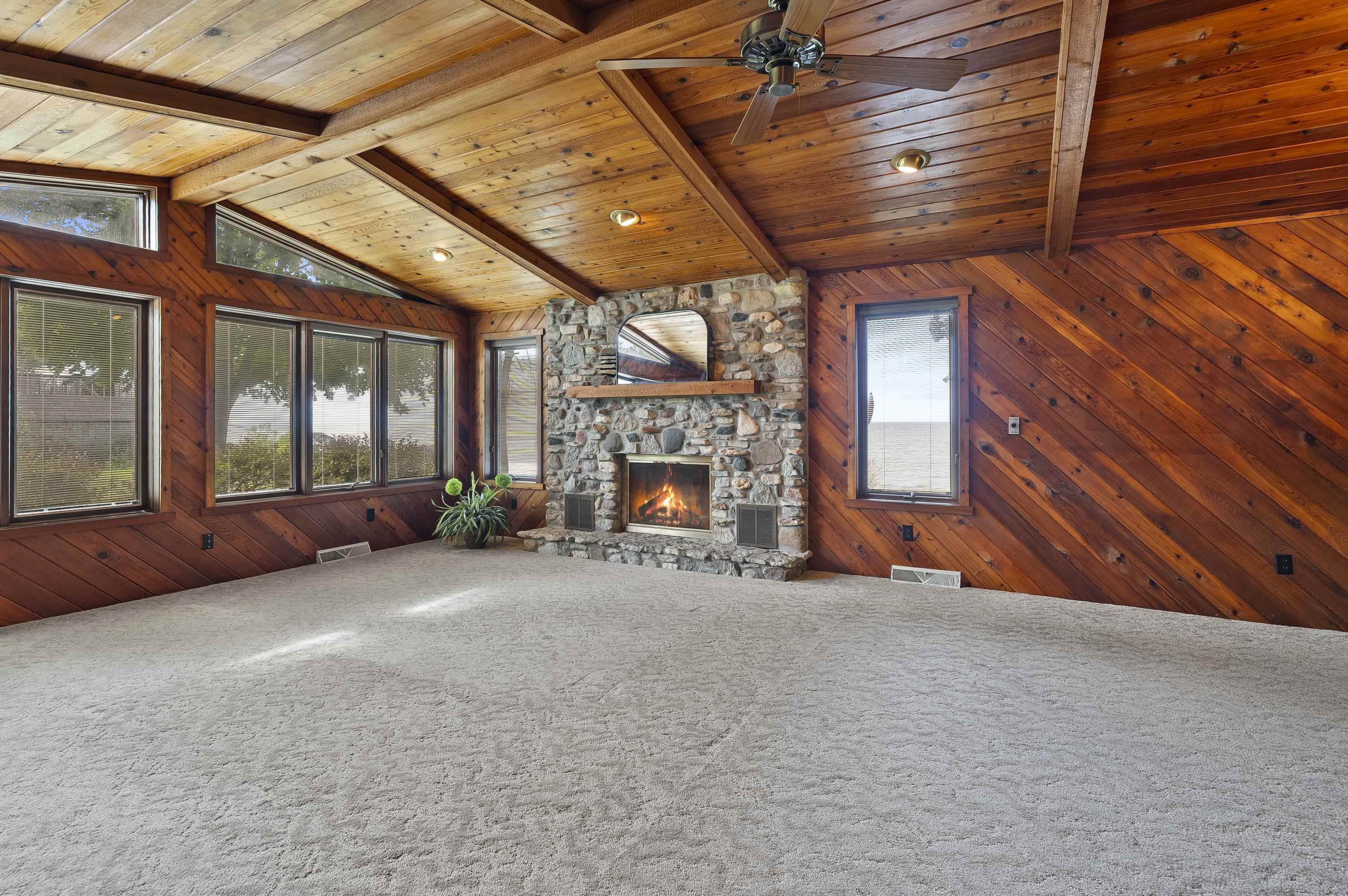 LUXEMBURG, Wisconsin, 54217, United States, 2 Bedrooms Bedrooms, ,2 BathroomsBathrooms,Residential,For Sale,1948944