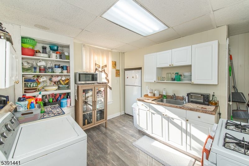 Dover, New Jersey, 07801, United States, 4 Bedrooms Bedrooms, ,2 BathroomsBathrooms,Residential,For Sale,1969138