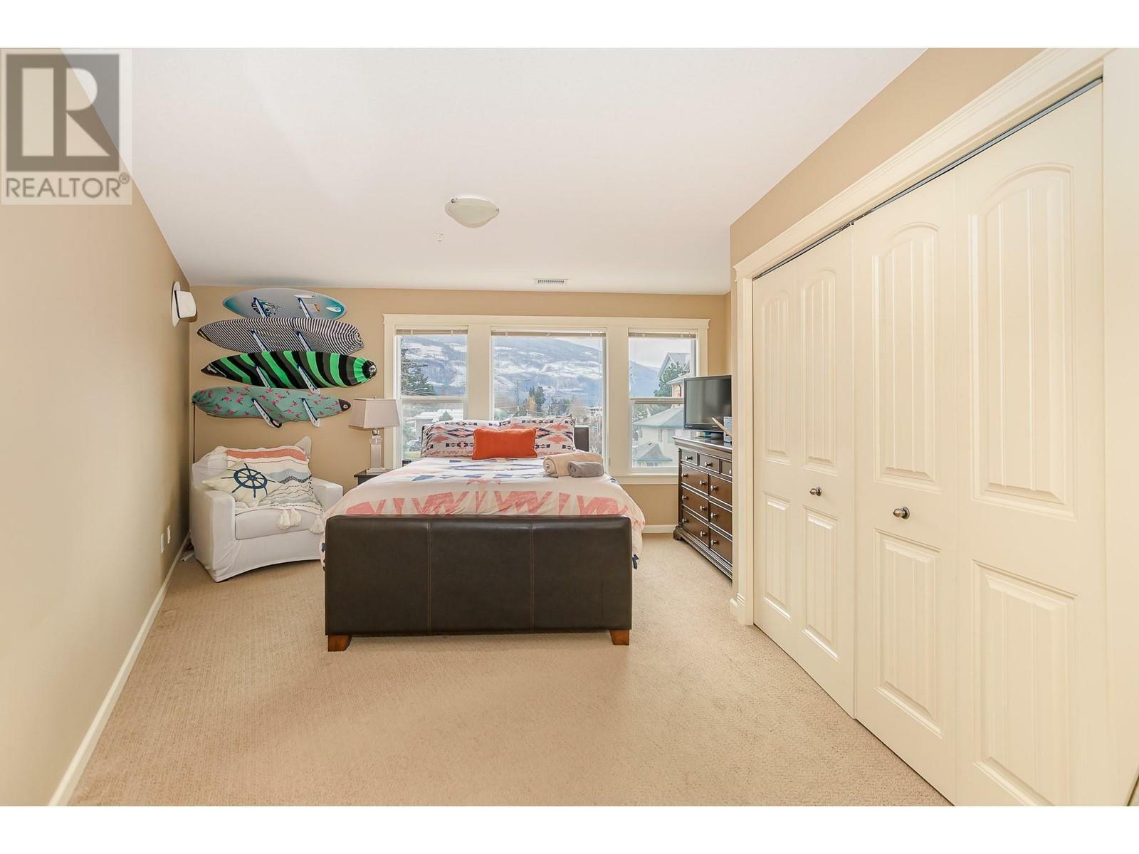 SICAMOUS, British Columbia, V0E 2V1, CA, 4 Bedrooms Bedrooms, ,2 BathroomsBathrooms,Residential,For Sale,1839055