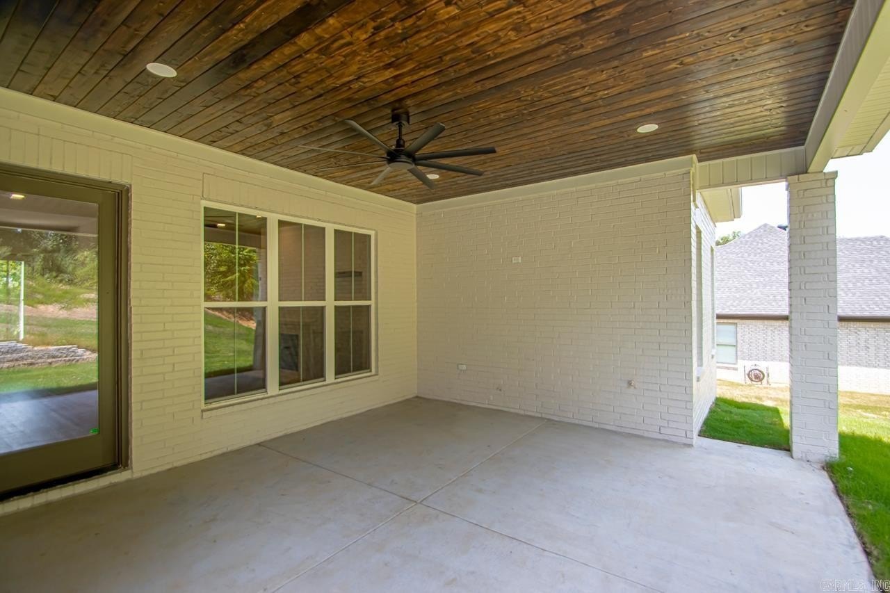 Benton, Arkansas, 72019, United States, 5 Bedrooms Bedrooms, ,4 BathroomsBathrooms,Residential,For Sale,1998689