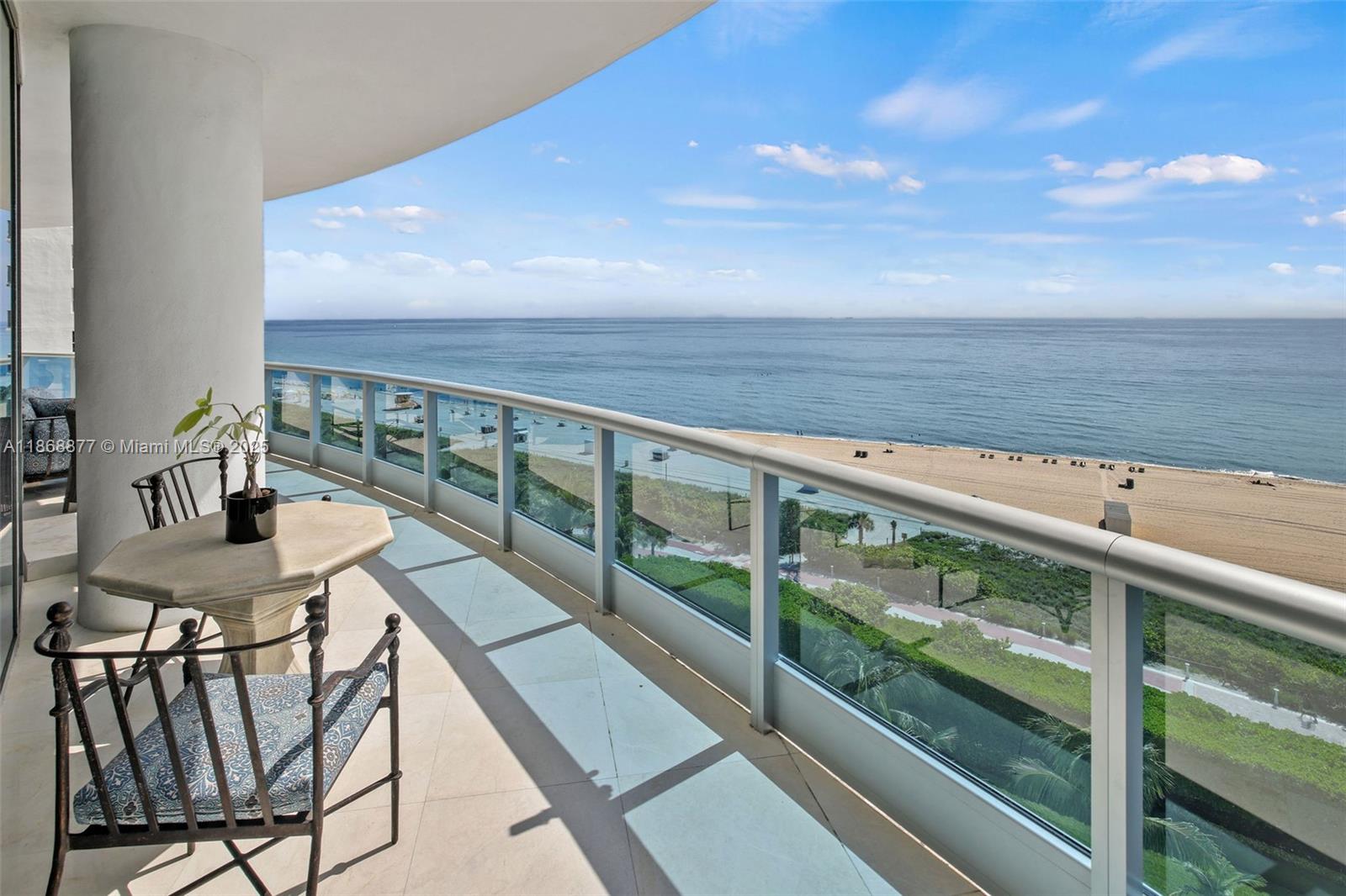 Miami Beach, Florida, 33140, United States, 3 Bedrooms Bedrooms, ,4 BathroomsBathrooms,Residential,For Sale,1934694