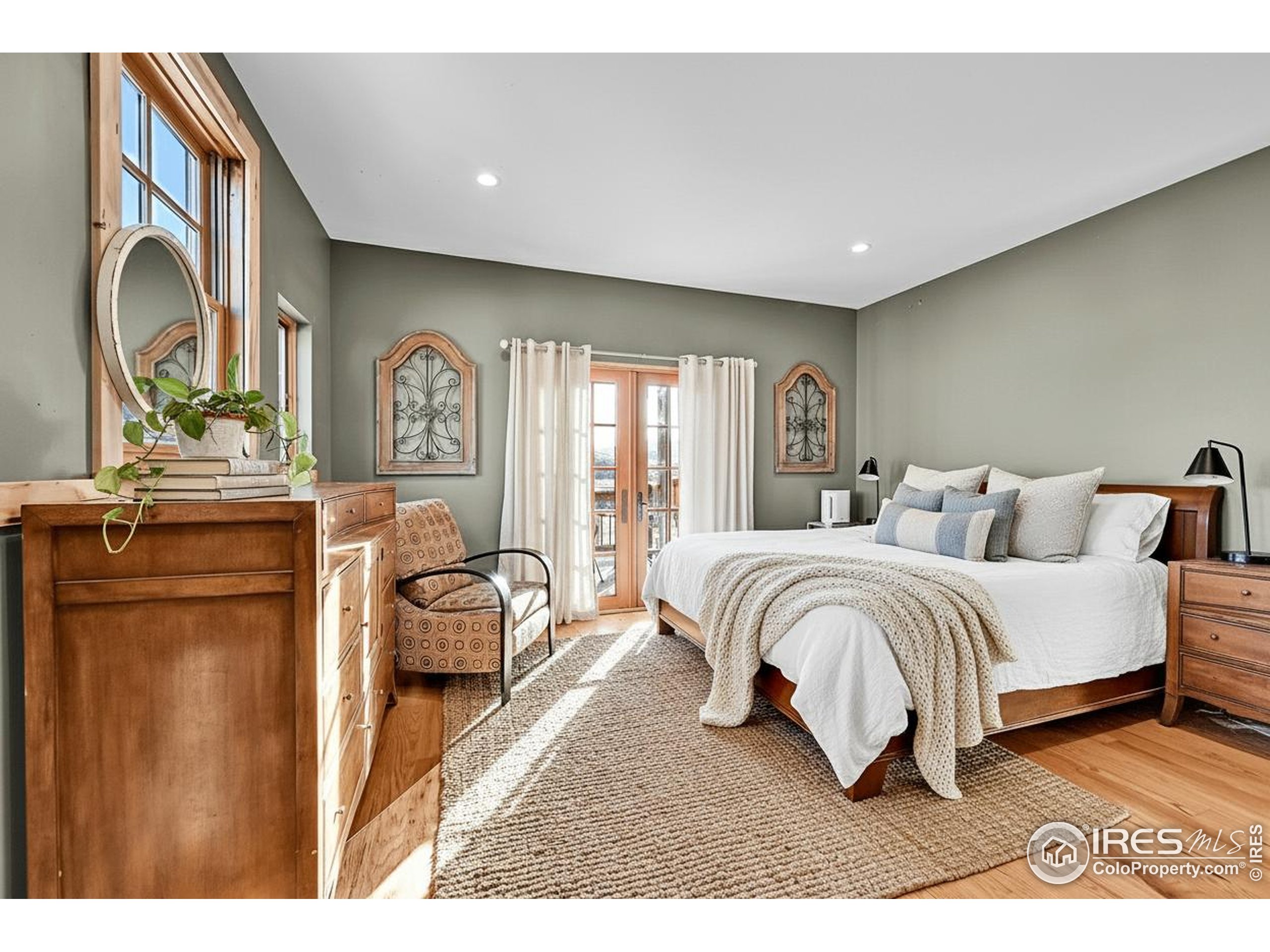 Lyons, Colorado, 80540, United States, 4 Bedrooms Bedrooms, ,2 BathroomsBathrooms,Residential,For Sale,1991914