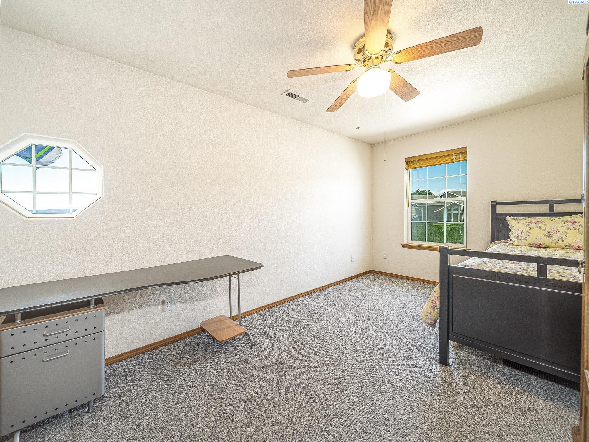 Yakima, Washington, 98908-0000, United States, 4 Bedrooms Bedrooms, ,2 BathroomsBathrooms,Residential,For Sale,1827891