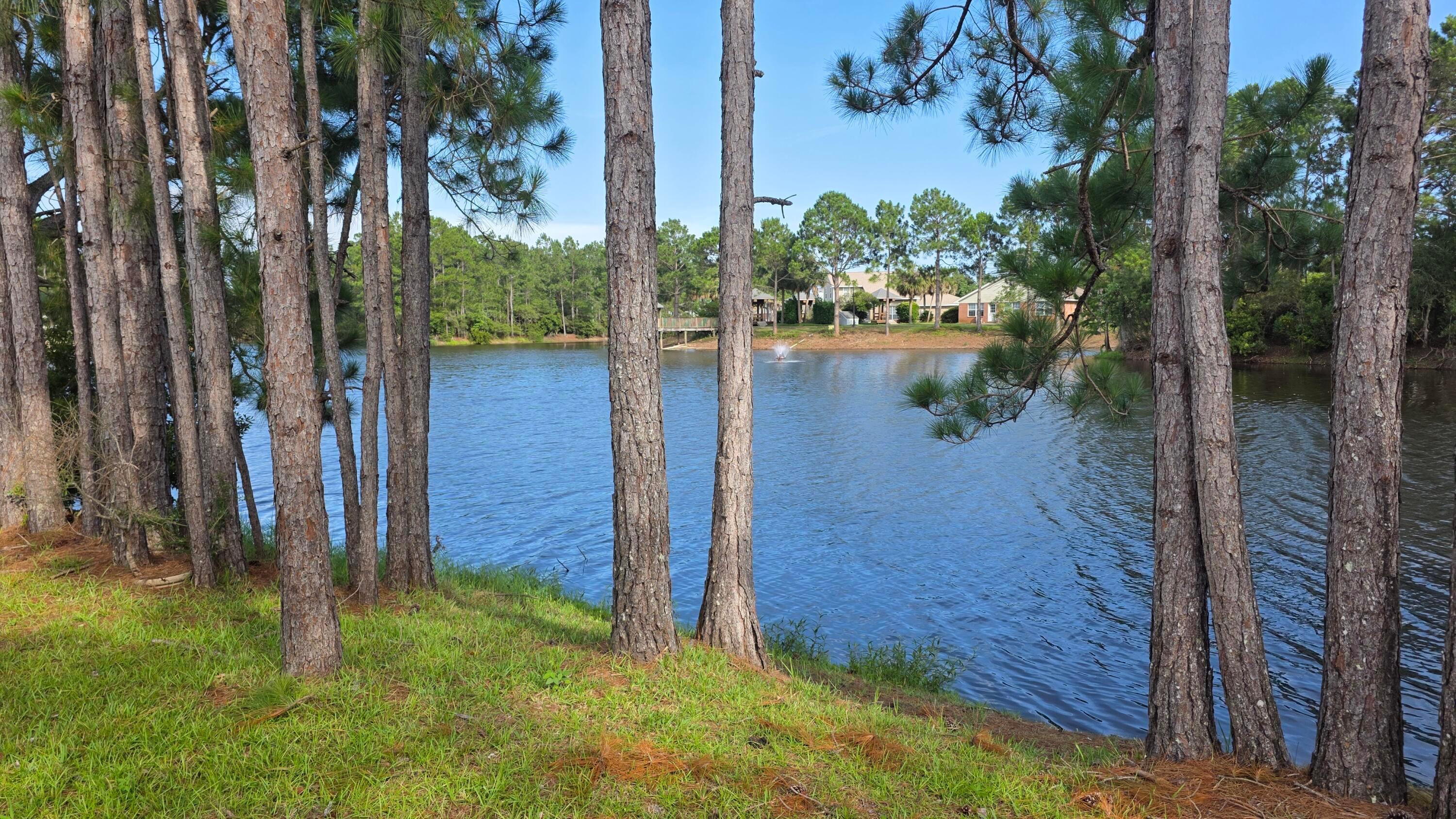 Parker Lake Cir, Navarre, FL 32566