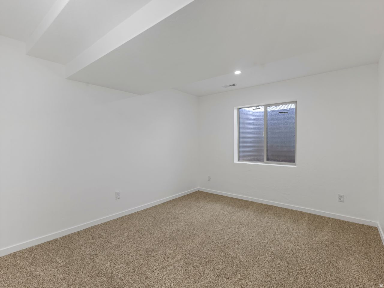 Grantsville, Utah, 84029, United States, 6 Bedrooms Bedrooms, ,3 BathroomsBathrooms,Residential,For Sale,2003482