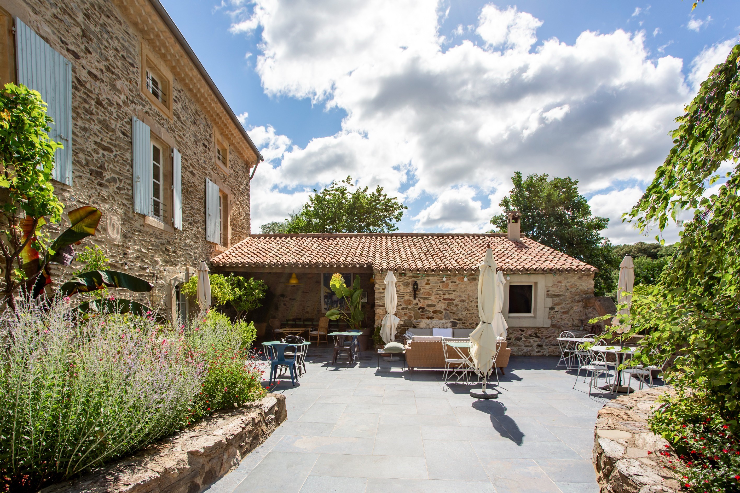  Exceptional Estate Featuring Two Elegant Homes in Faugères - 物件實景