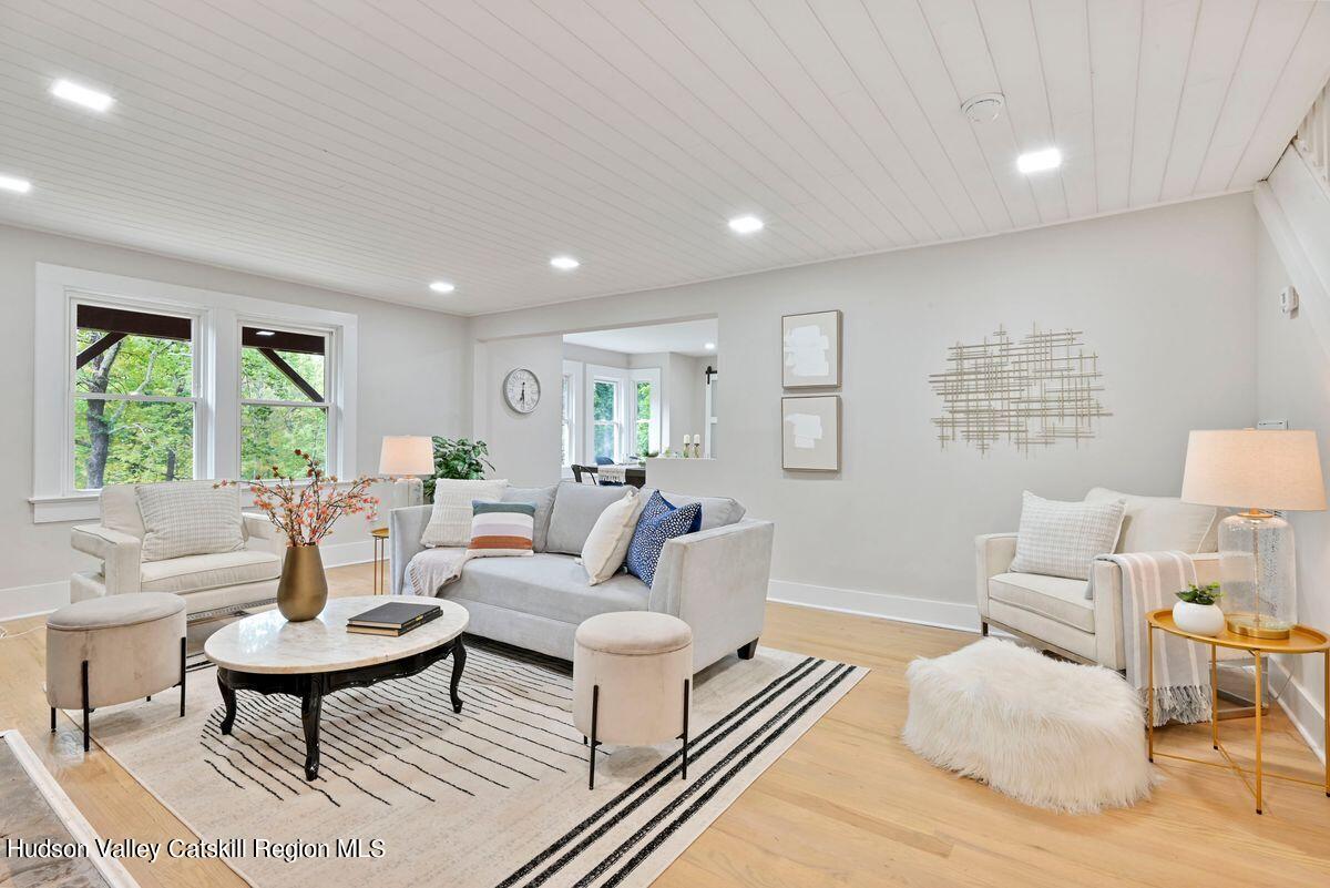 Woodstock, New York, 12498, United States, 4 Bedrooms Bedrooms, ,3 BathroomsBathrooms,Residential,For Sale,1991084