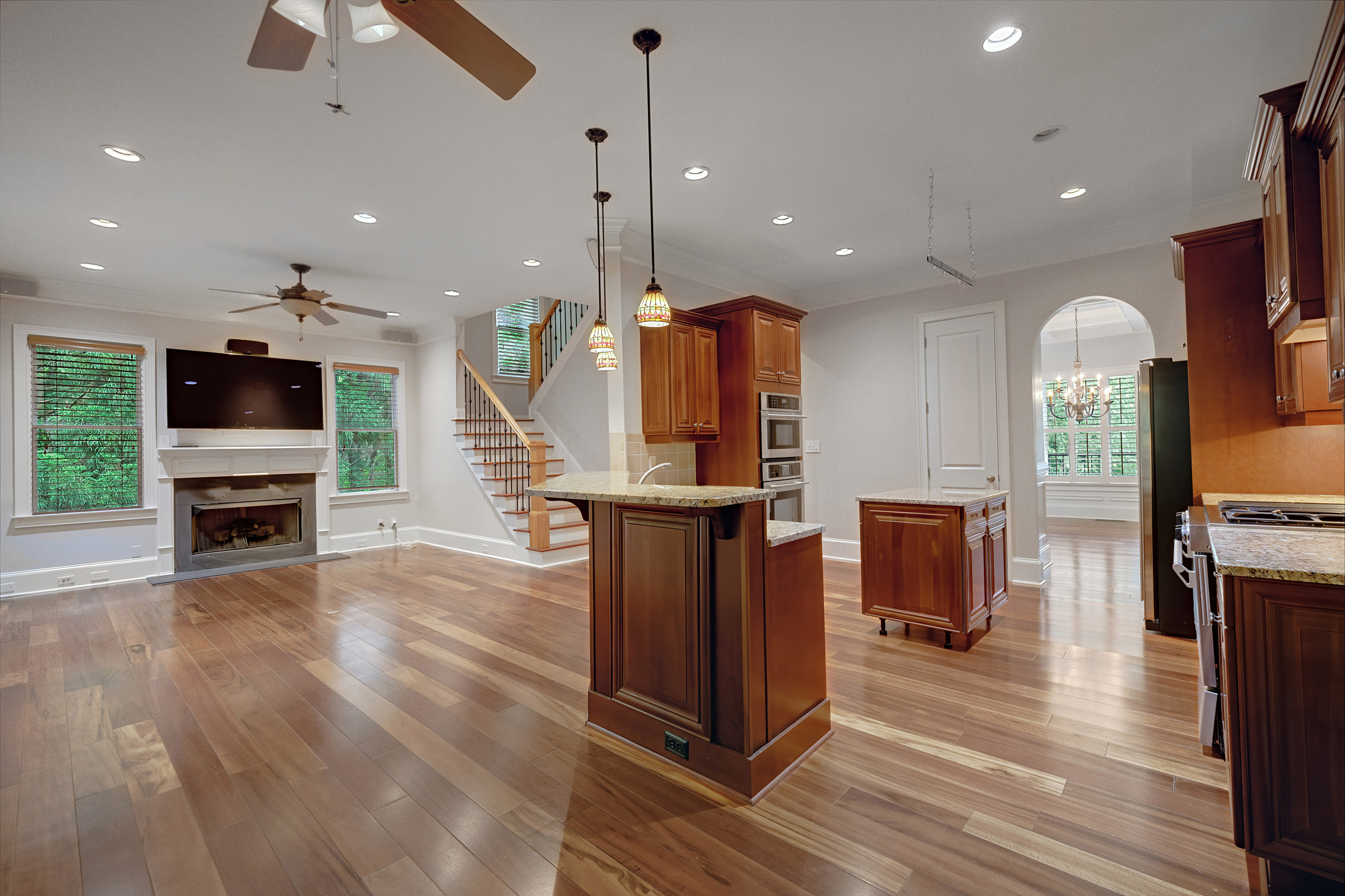  Sandy Springs Townhome Lives Like a Single Family Residence - 物件實景