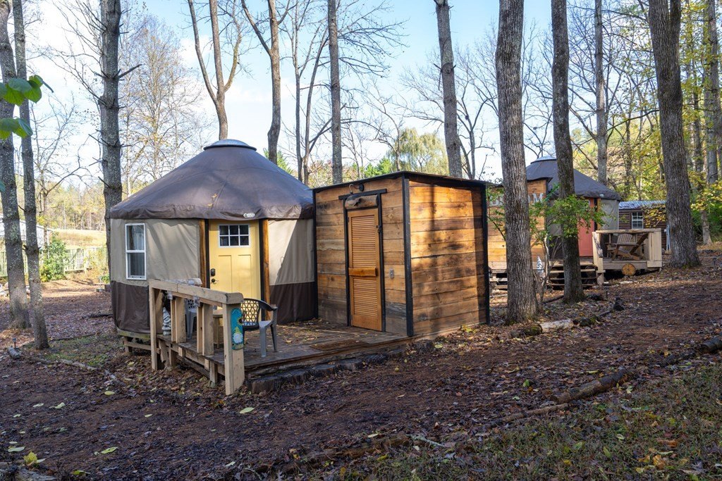 Brasstown, North Carolina, 28902, United States, 3 Bedrooms Bedrooms, ,3 BathroomsBathrooms,Residential,For Sale,1986118