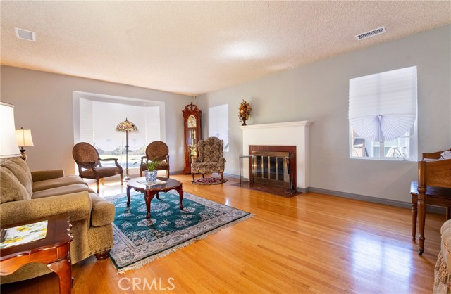 Whittier, California, 90606, United States, 3 Bedrooms Bedrooms, ,2 BathroomsBathrooms,Residential,For Sale,1990390