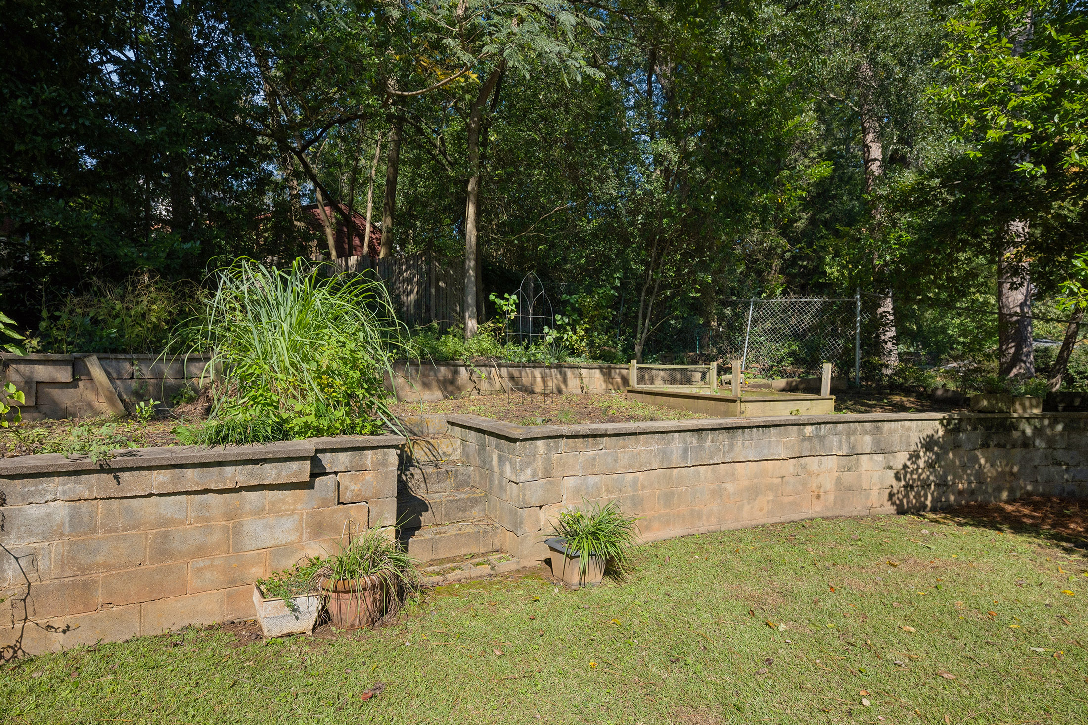  Beautifully Updated Brick Duplex Offers Rare Opportunity in the Heart of Decatur - 物件實景