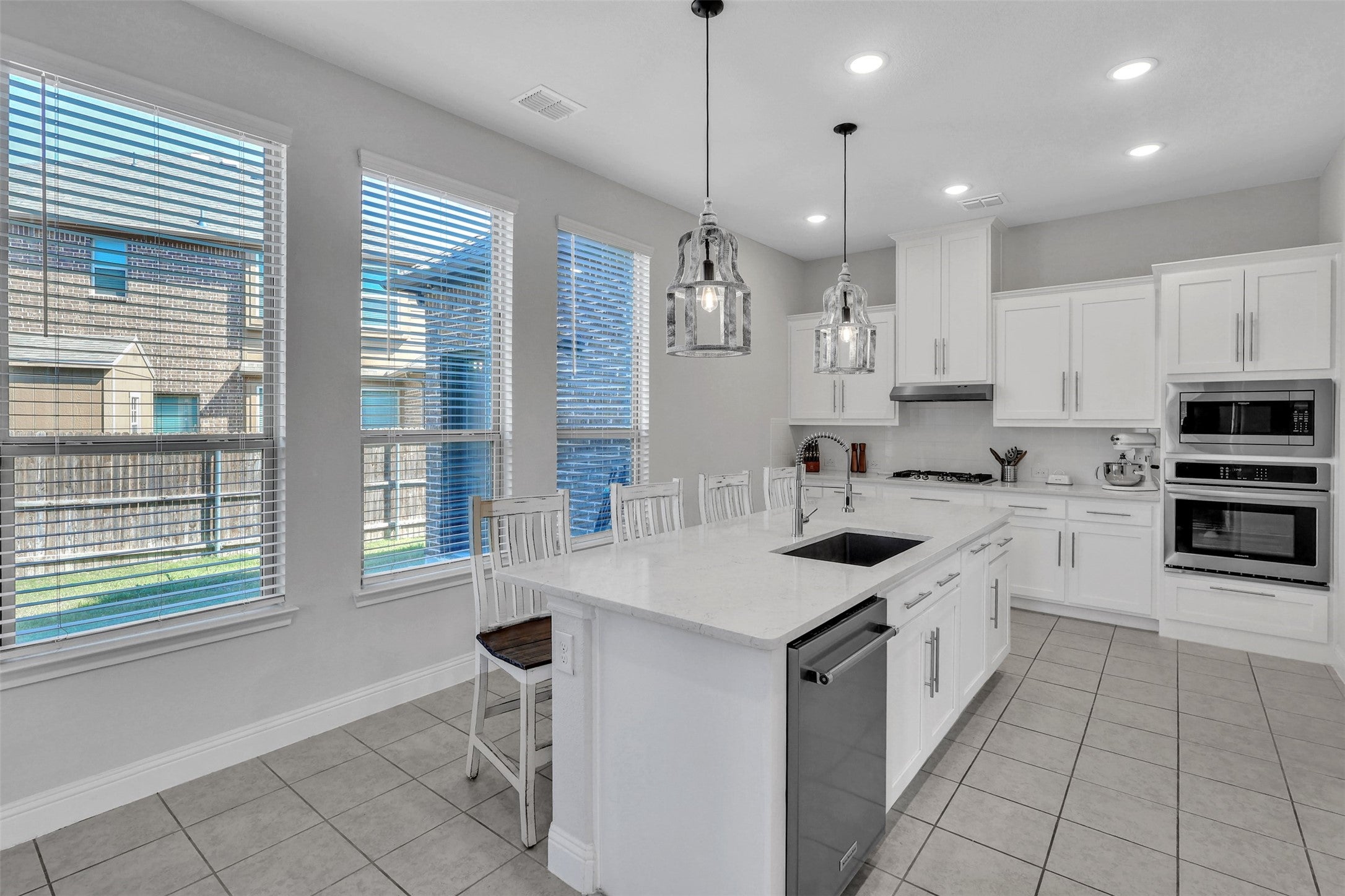 Justin, Texas, 76247, United States, 4 Bedrooms Bedrooms, ,4 BathroomsBathrooms,Residential,For Sale,1981121