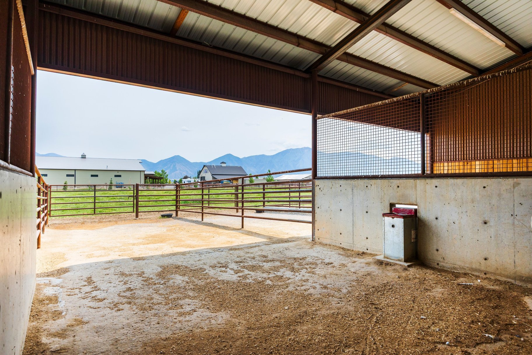  Refined Farmhouse Living with Professional Horse Facilities - 物件實景