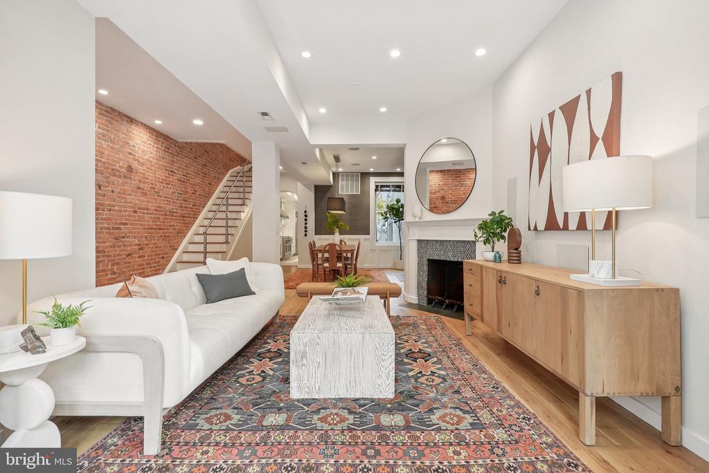 Washington, District of Columbia, 20001, United States, 6 Bedrooms Bedrooms, ,6 BathroomsBathrooms,Residential,For Sale,1983569