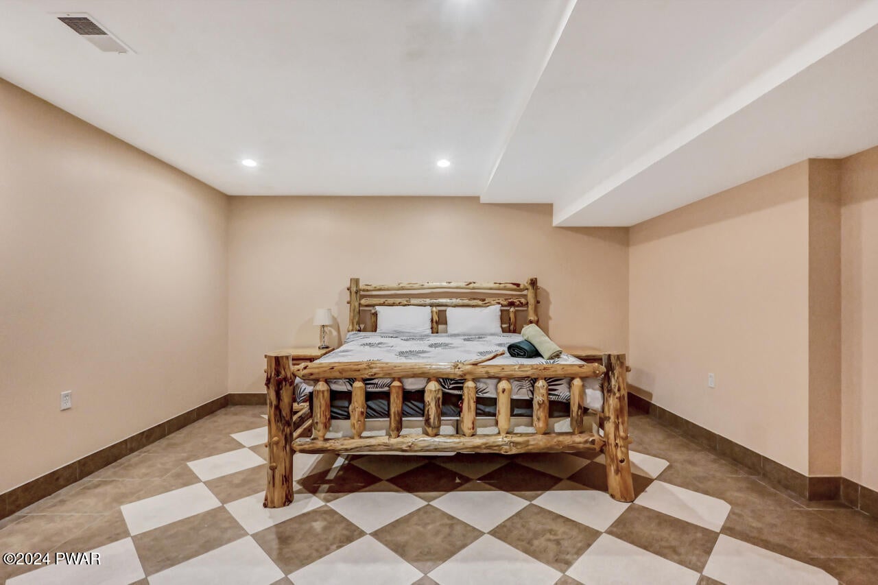 Albrightsville, Pennsylvania, 18210, United States, 4 Bedrooms Bedrooms, ,5 BathroomsBathrooms,Residential,For Sale,1982857