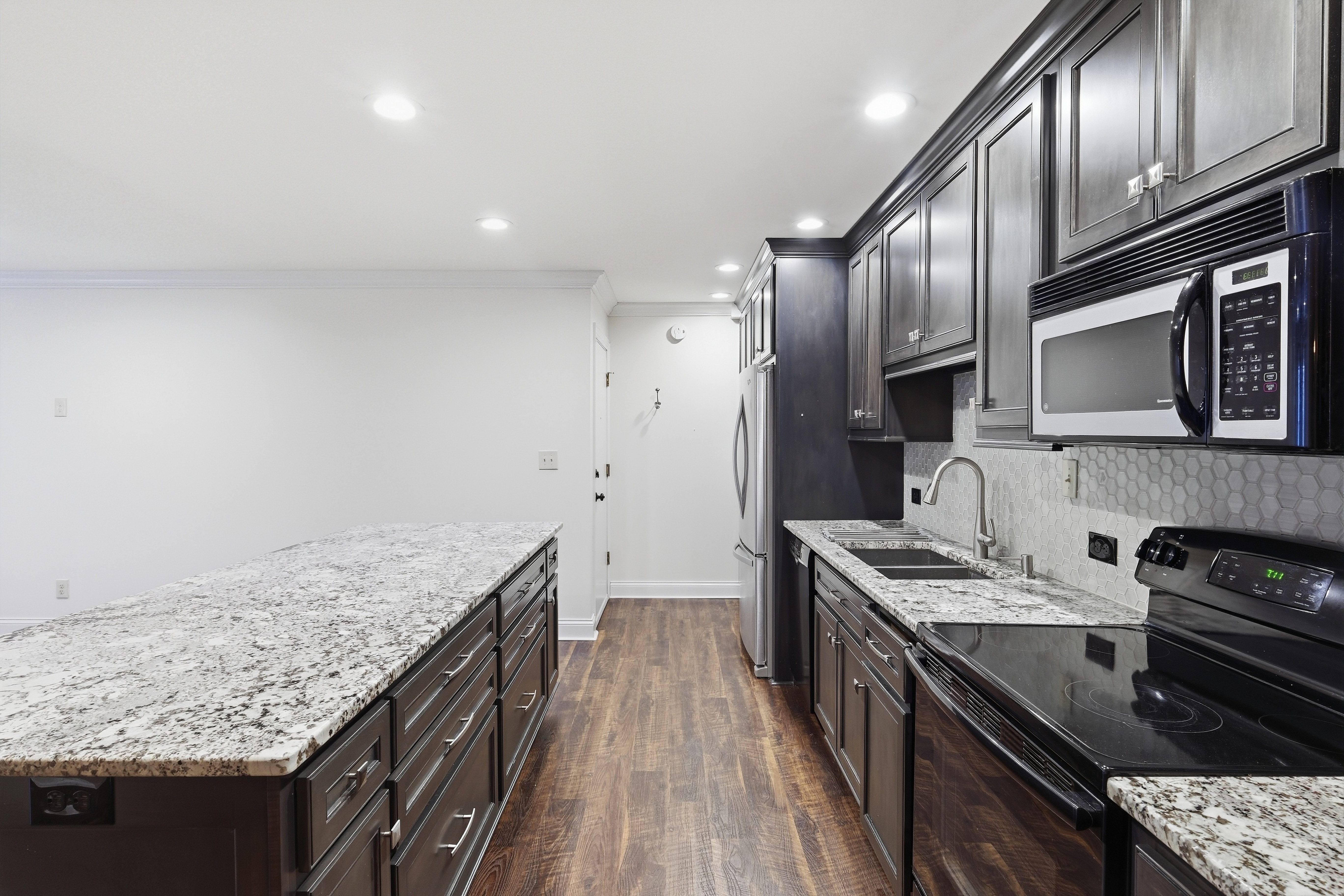  4708 Weybridge Gardens, 104, Louisville, KY 40207 - 物件實景