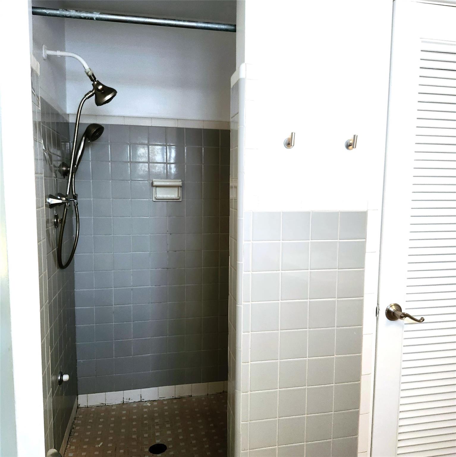 Lake Worth, Florida, 33460, United States, 2 Bedrooms Bedrooms, ,2 BathroomsBathrooms,Residential,For Sale,1942994