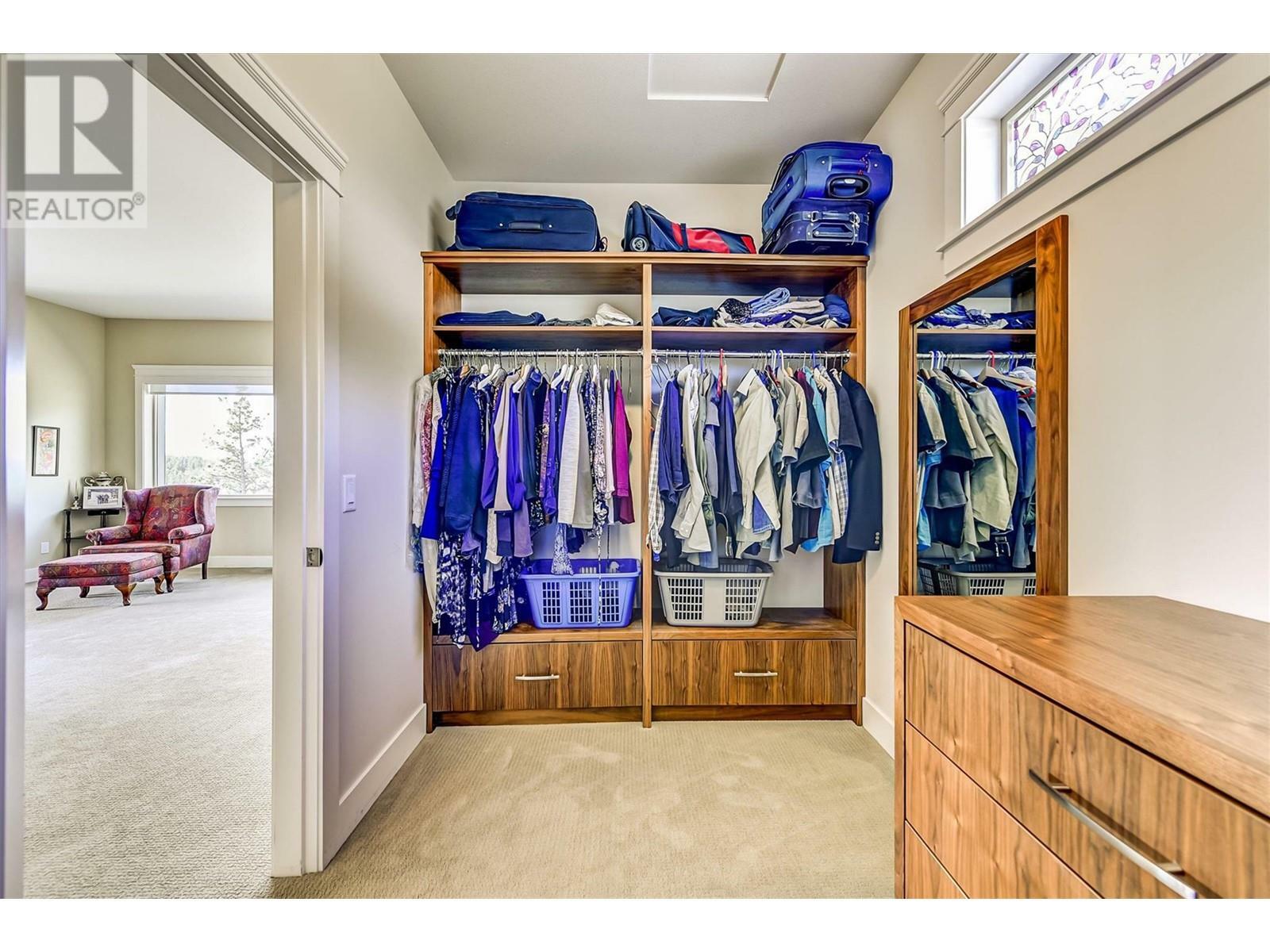 KELOWNA, British Columbia, V1V 2R1, CA, 4 Bedrooms Bedrooms, ,3 BathroomsBathrooms,Residential,For Sale,1839022