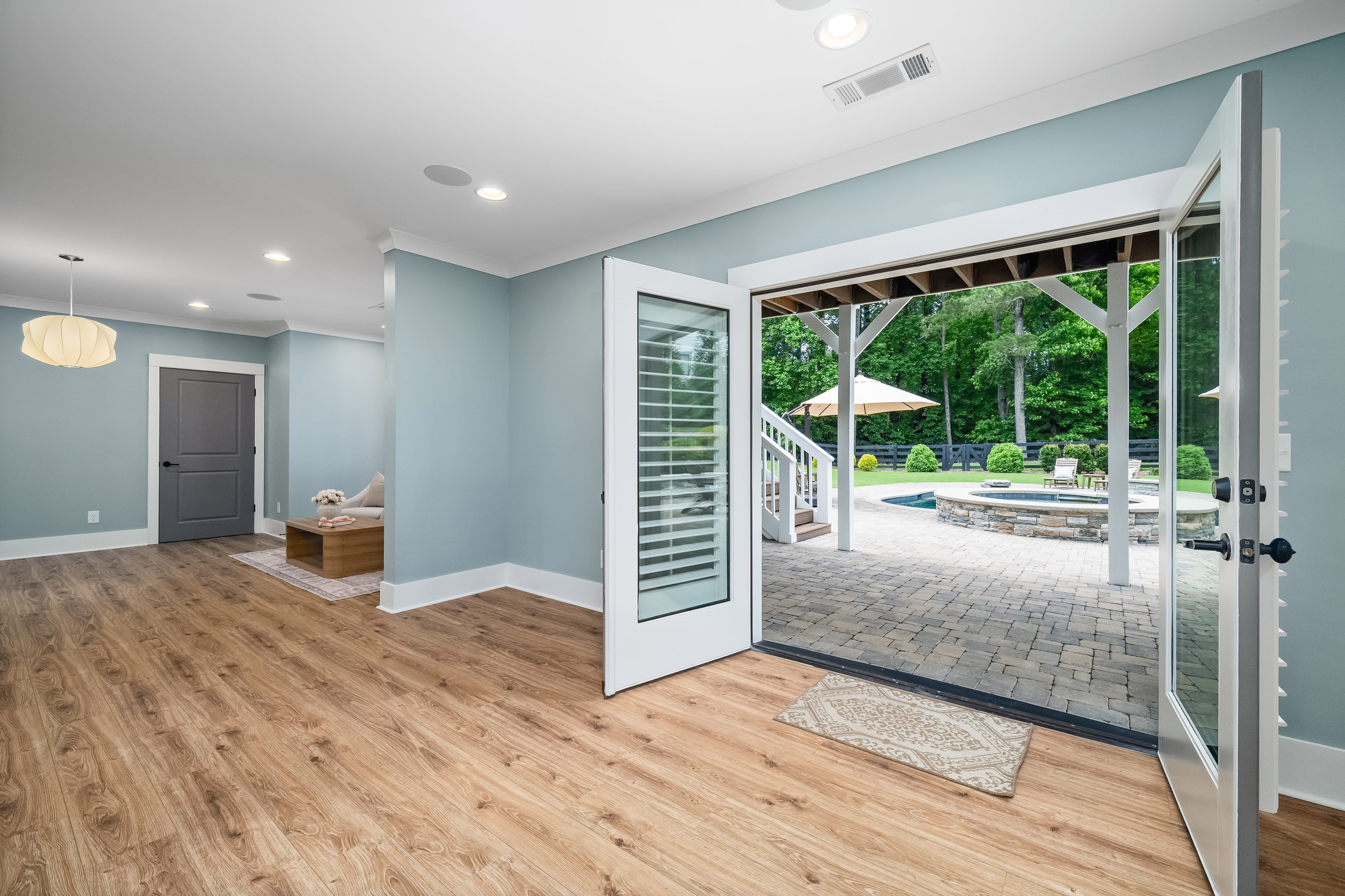  Stunning Modern Farmhouse with Luxury Finishes, Unbeatable Location, and No HOA - 物件實景