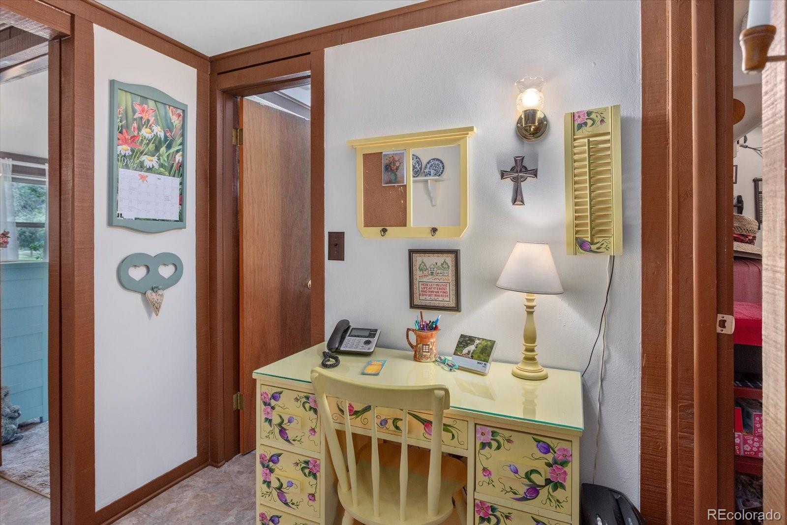 Howard, Colorado, 81233, United States, 3 Bedrooms Bedrooms, ,1 BathroomBathrooms,Residential,For Sale,1980067